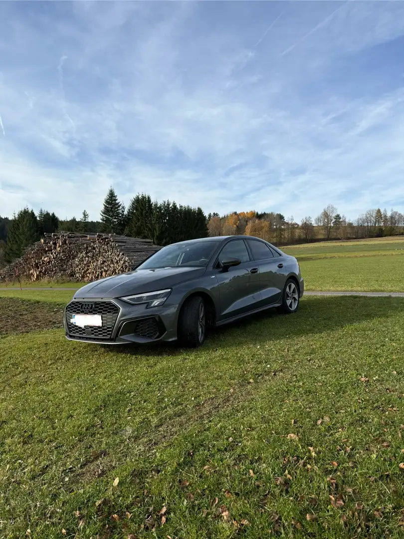 Audi A3 A3 35 TFSI S-line S-line Limo Grau - 1