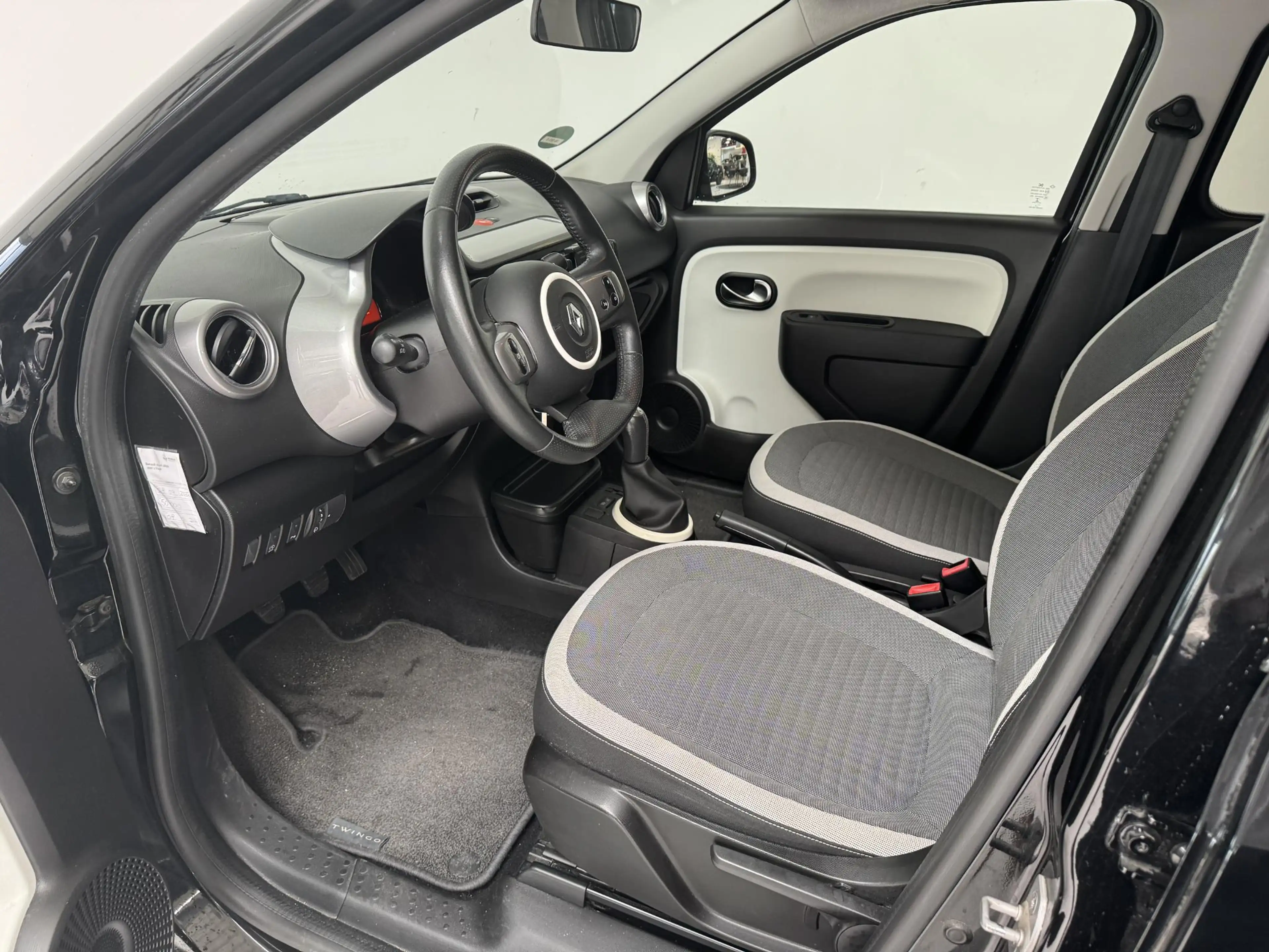 Renault Twingo 1.0 SCe Limited | Parkeersensoren | All-Season Ban — photo 20