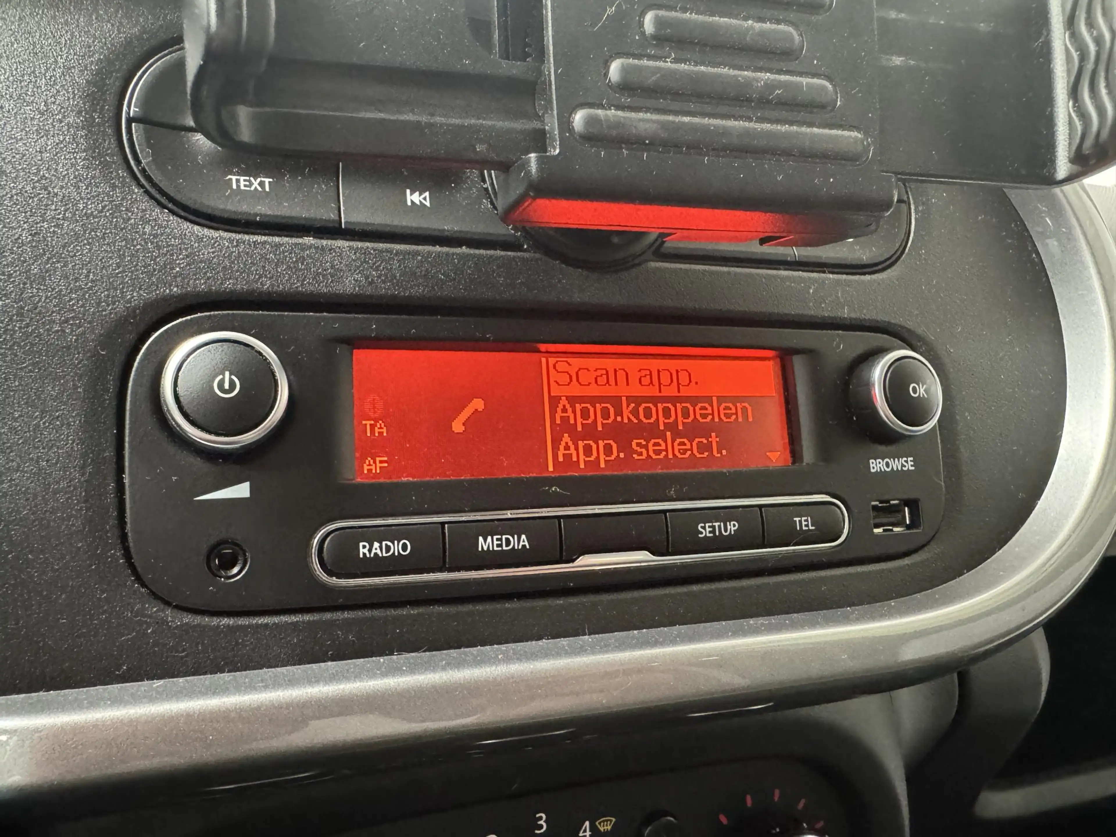 Renault Twingo 1.0 SCe Limited | Parkeersensoren | All-Season Ban — photo 11