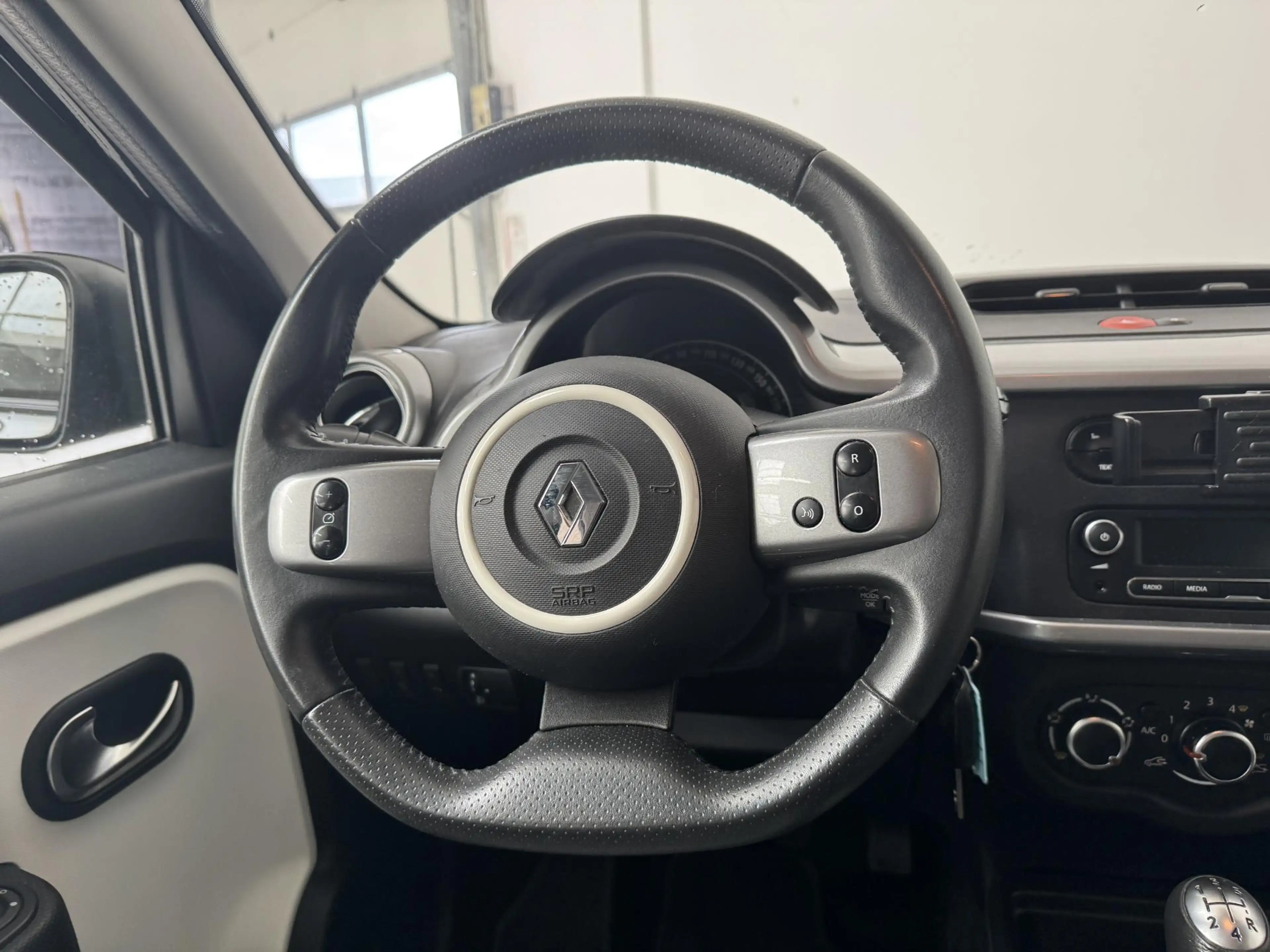 Renault Twingo 1.0 SCe Limited | Parkeersensoren | All-Season Ban — photo 25