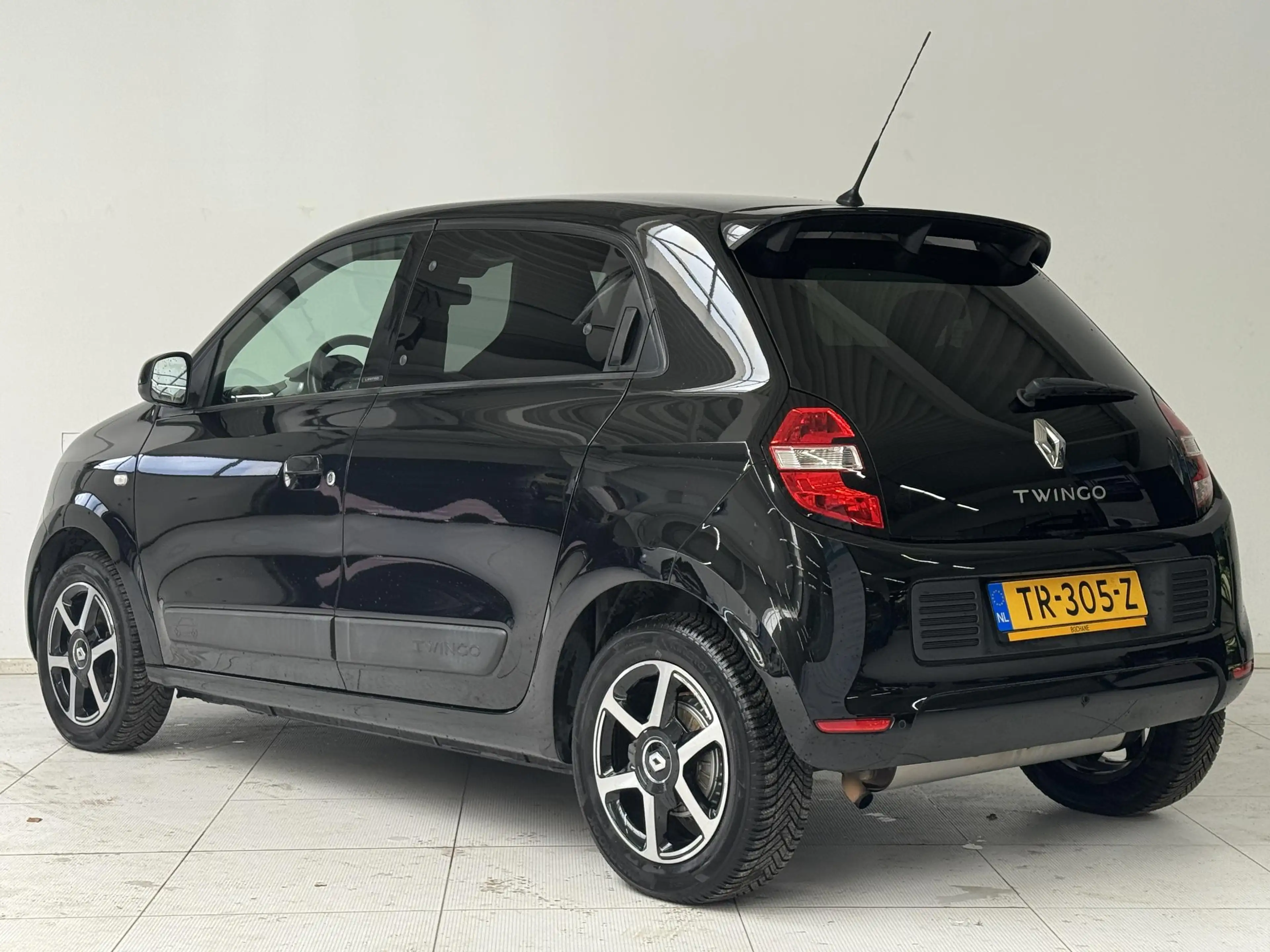 Renault Twingo 1.0 SCe Limited | Parkeersensoren | All-Season Ban — photo 30