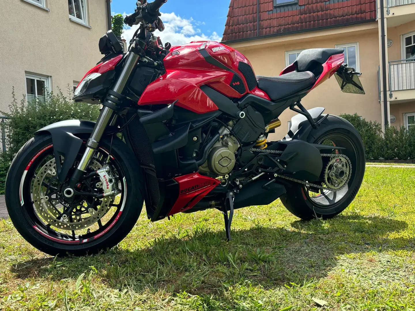 Ducati Streetfighter V4 Rot - 2