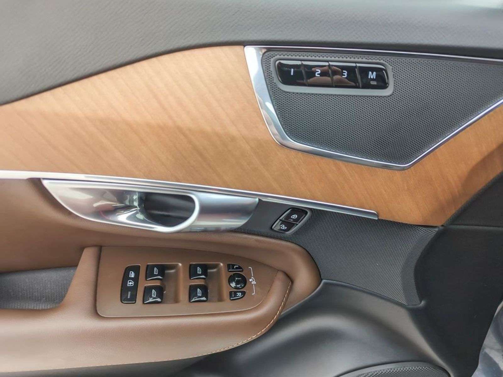 2024 Volvo XC90 T8 RECHARGE PLUS PLUG-IN HYBRID; 455 HP!! BROWN LE thumb 17