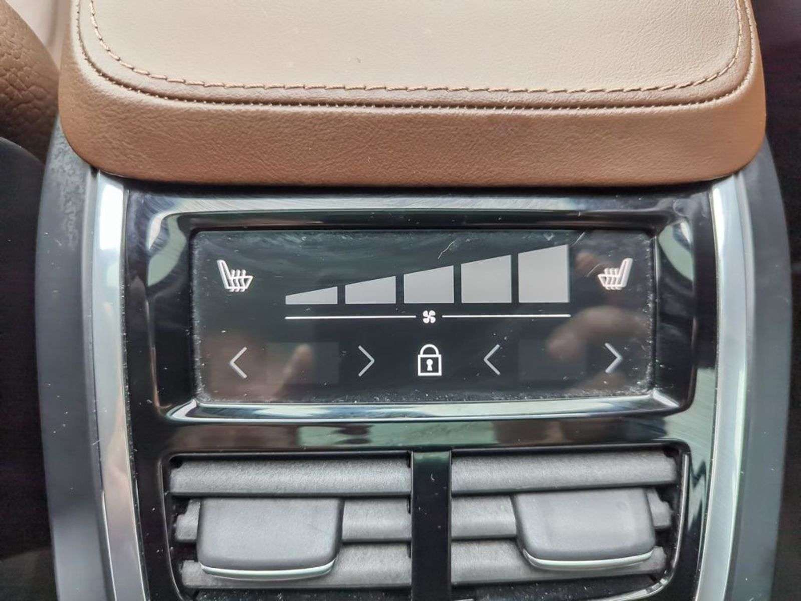 2024 Volvo XC90 T8 RECHARGE PLUS PLUG-IN HYBRID; 455 HP!! BROWN LE thumb 28