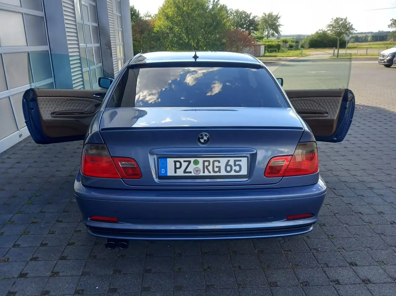 BMW 323ti compact Sport Edition, foto 2