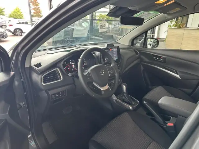 Suzuki SX4 S-Cross view 10