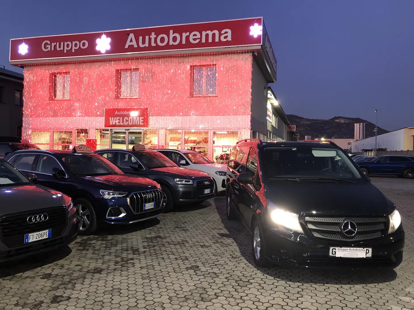 Mercedes-Benz Vito TOURER LONG 8 POSTI AUTOMATICO VETTURA Nero - 2