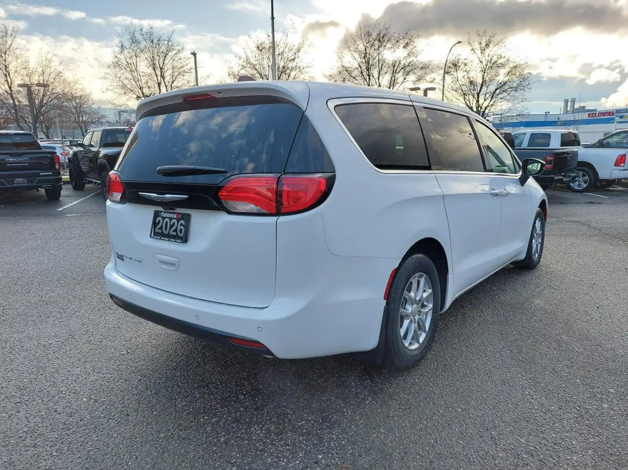 Chrysler Grand Caravan снимка Chrysler Grand Caravan