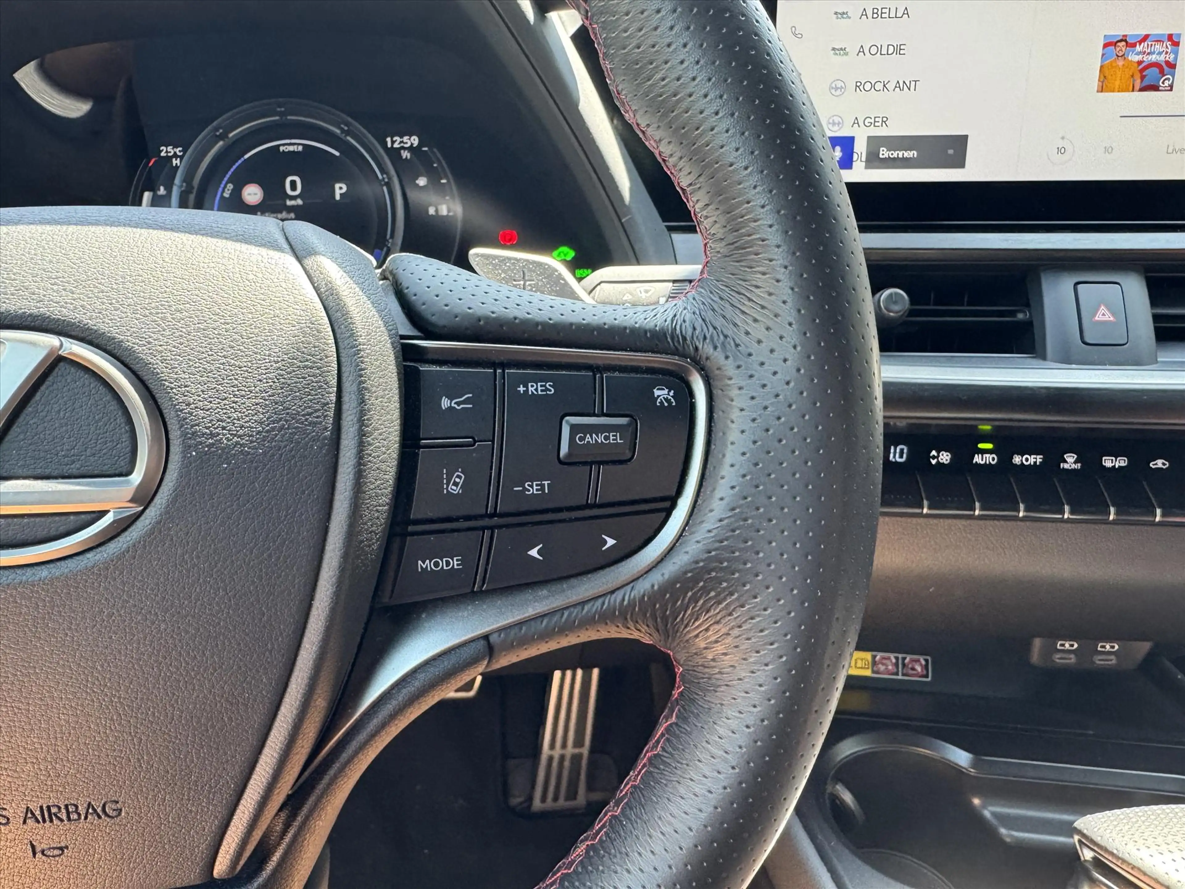 Lexus UX 250h F Sport Line | Facelift, Head up display, Blind Sp — photo 19