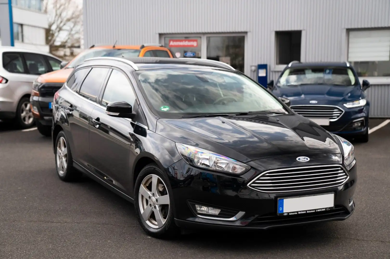 Ford Focus Turnier Titanium Schwarz - 2