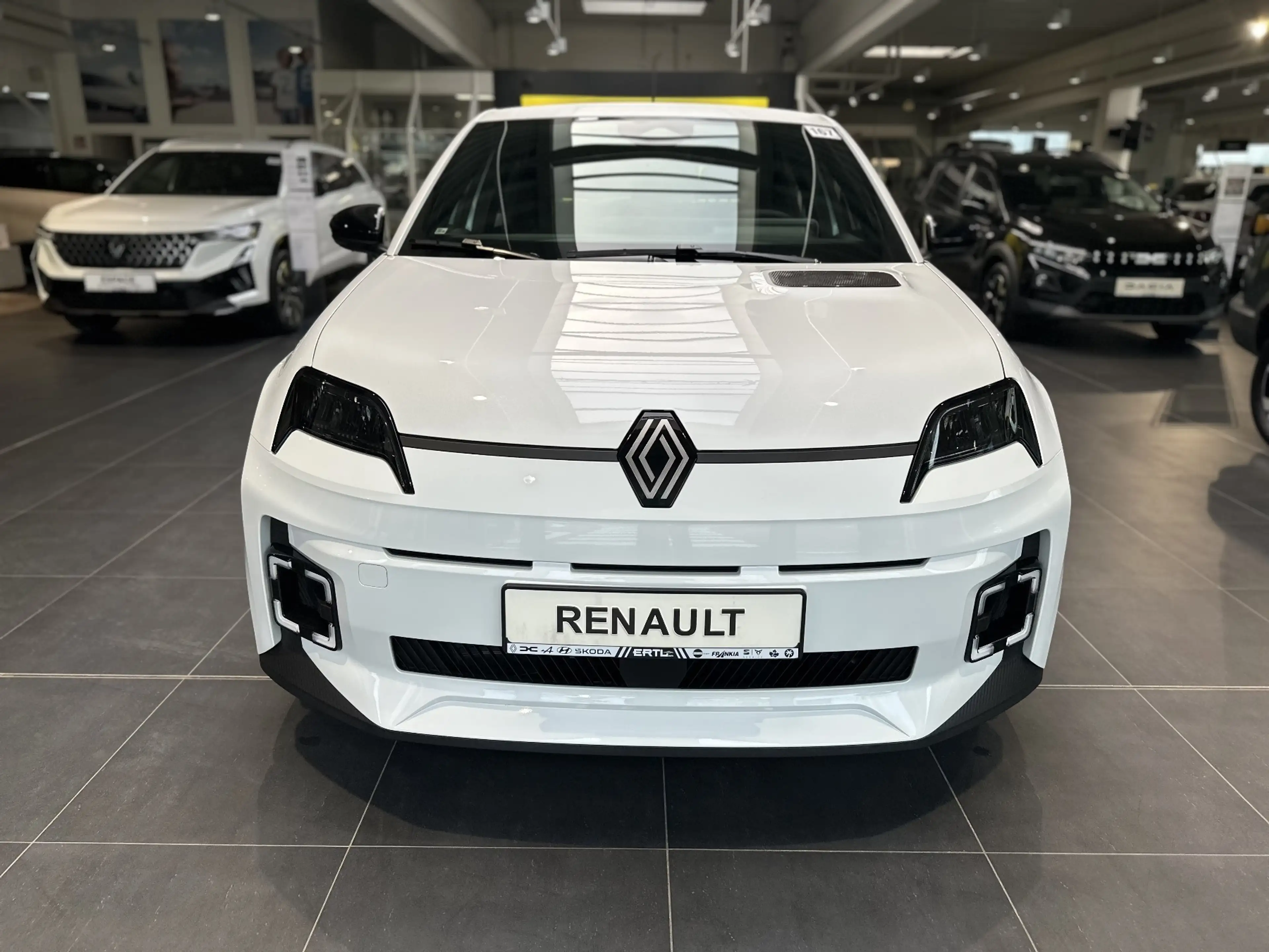 Renault R 5 E-Tech Evolution 120 PS Urban Range — photo 2