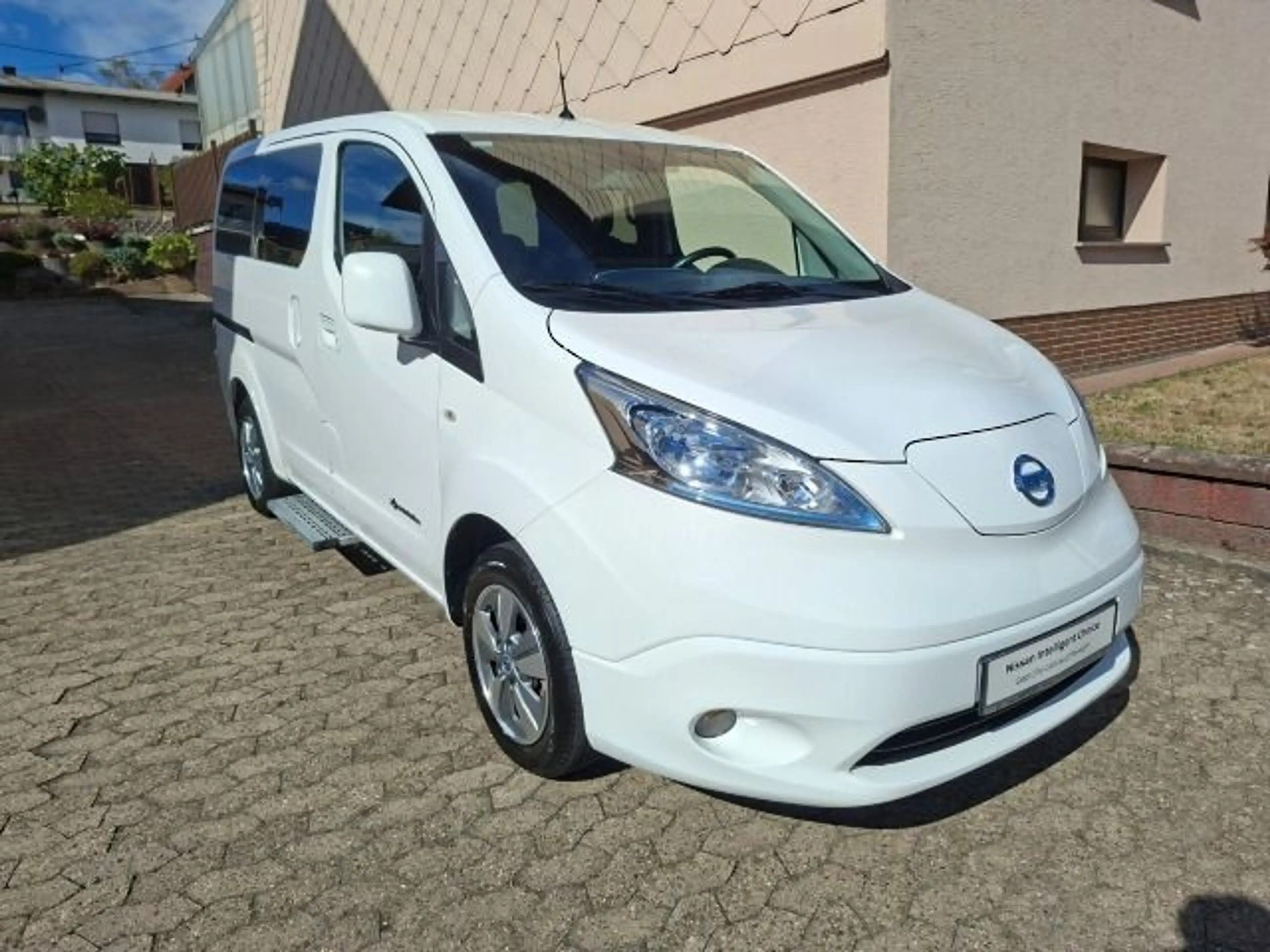 Nissan NV200 40kWh e-Evalia Navi Rückfahrkamera 7Sitzer — photo 4