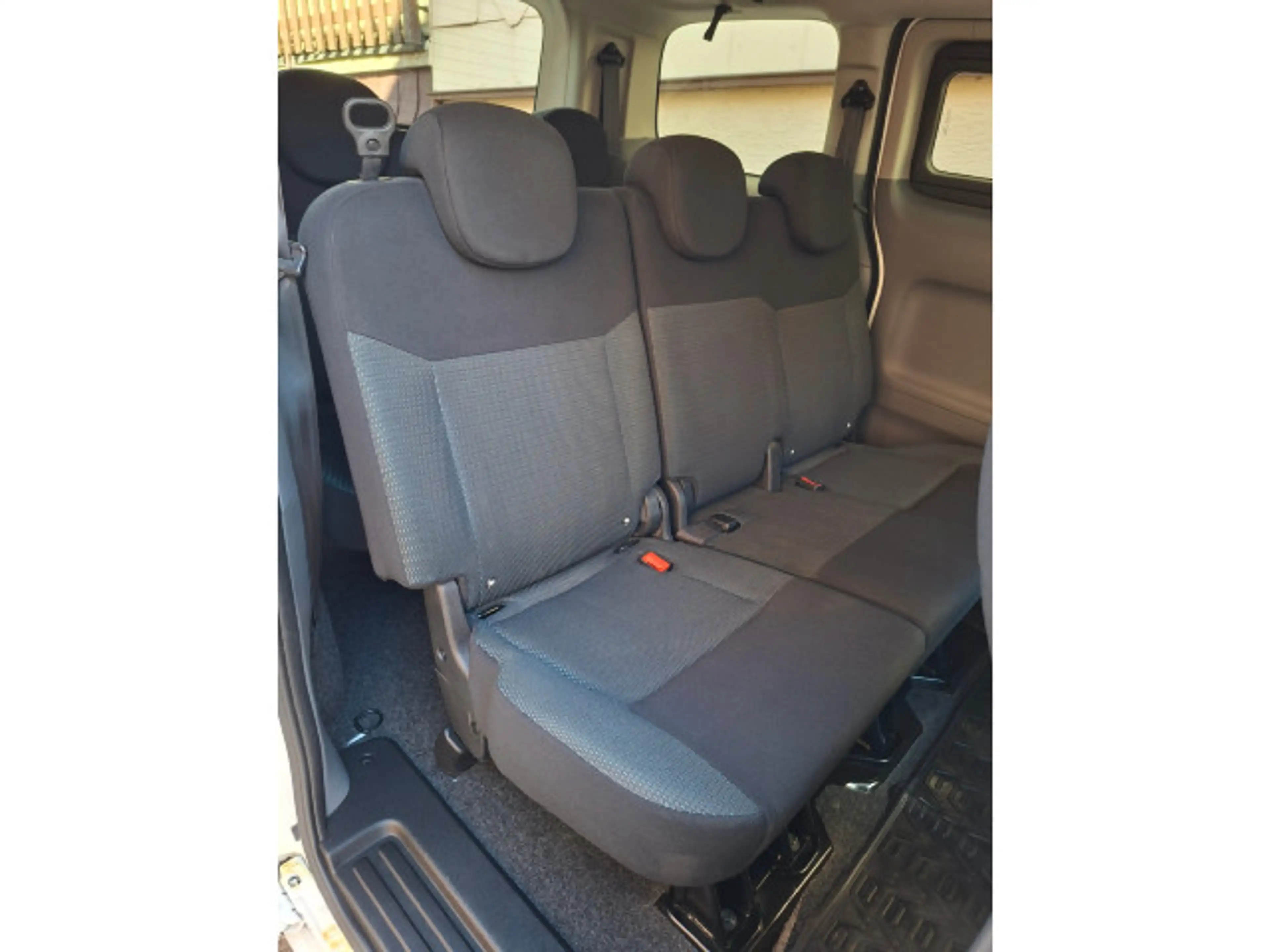 Nissan NV200 40kWh e-Evalia Navi Rückfahrkamera 7Sitzer — photo 11