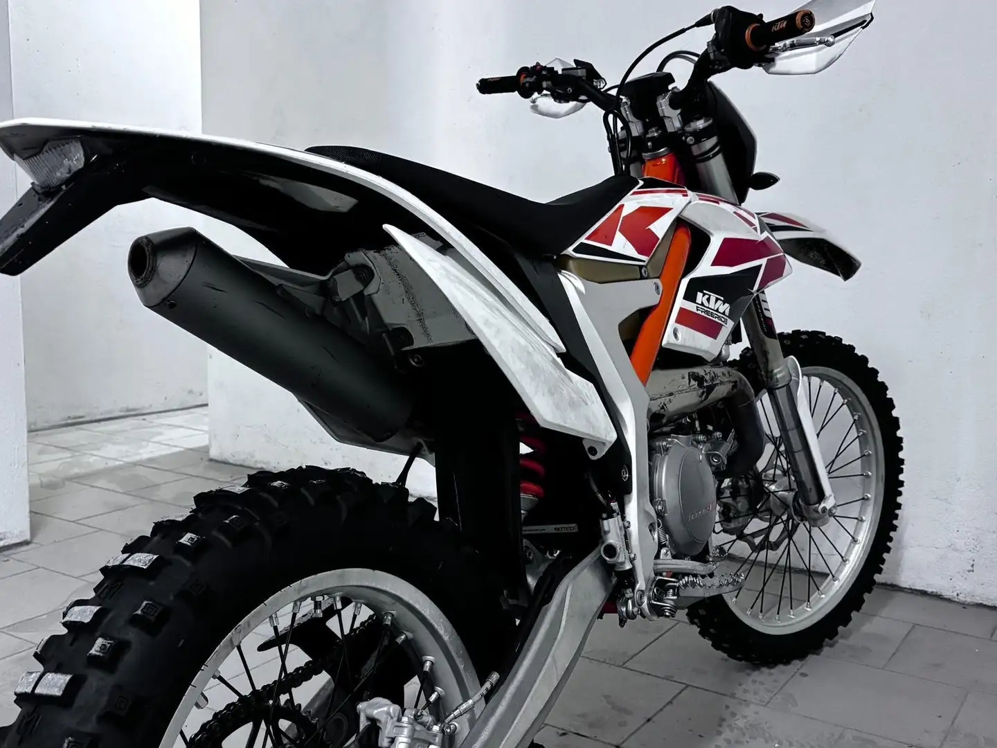 KTM Freeride 250 R Wit - 1