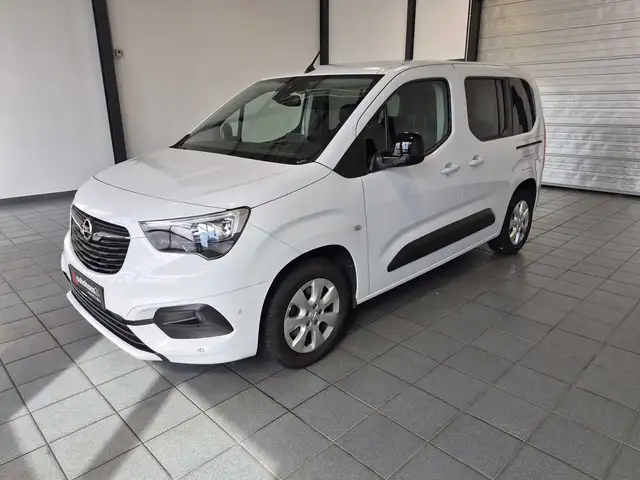 Opel Combo Life view 3