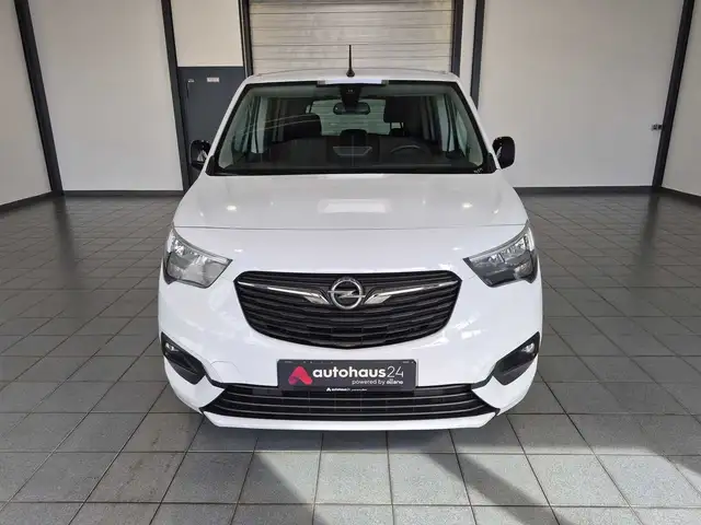 Opel Combo Life view 2