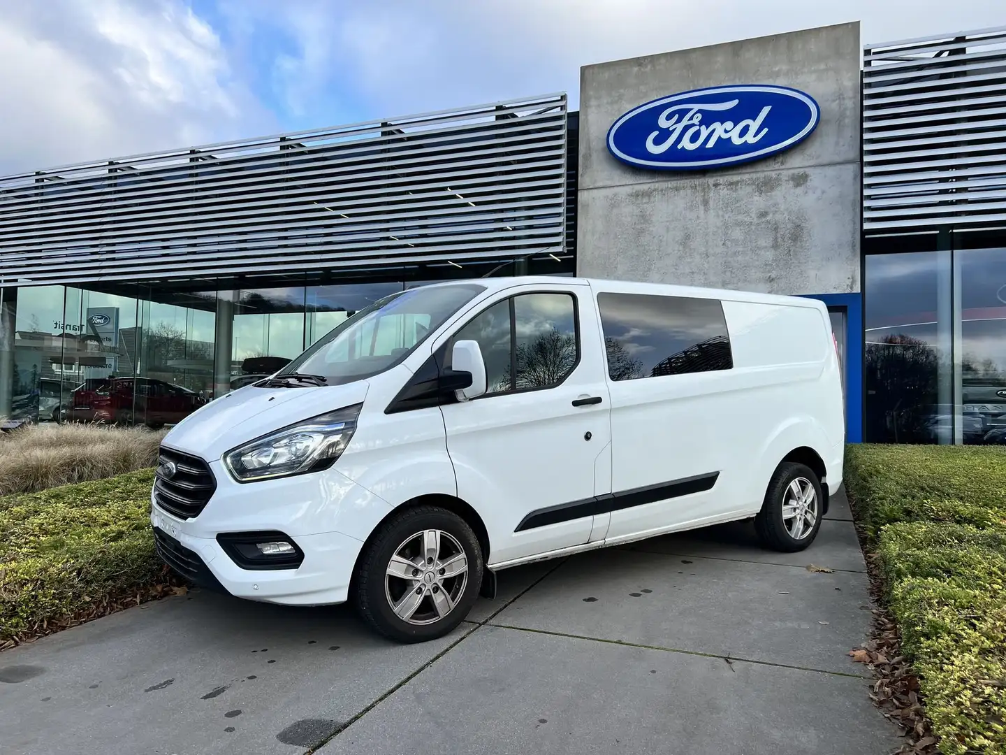 Ford Transit Custom Multi Use / 320 Lente 2  / 130 PK / 6-Zitplaatsen Blanc - 1