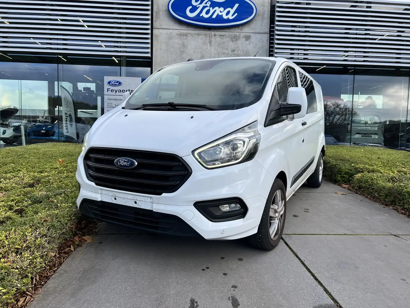 Ford Transit Custom Multi Use / 320 Lente 2  / 130 PK / 6-Zitplaatsen Blanc - 2