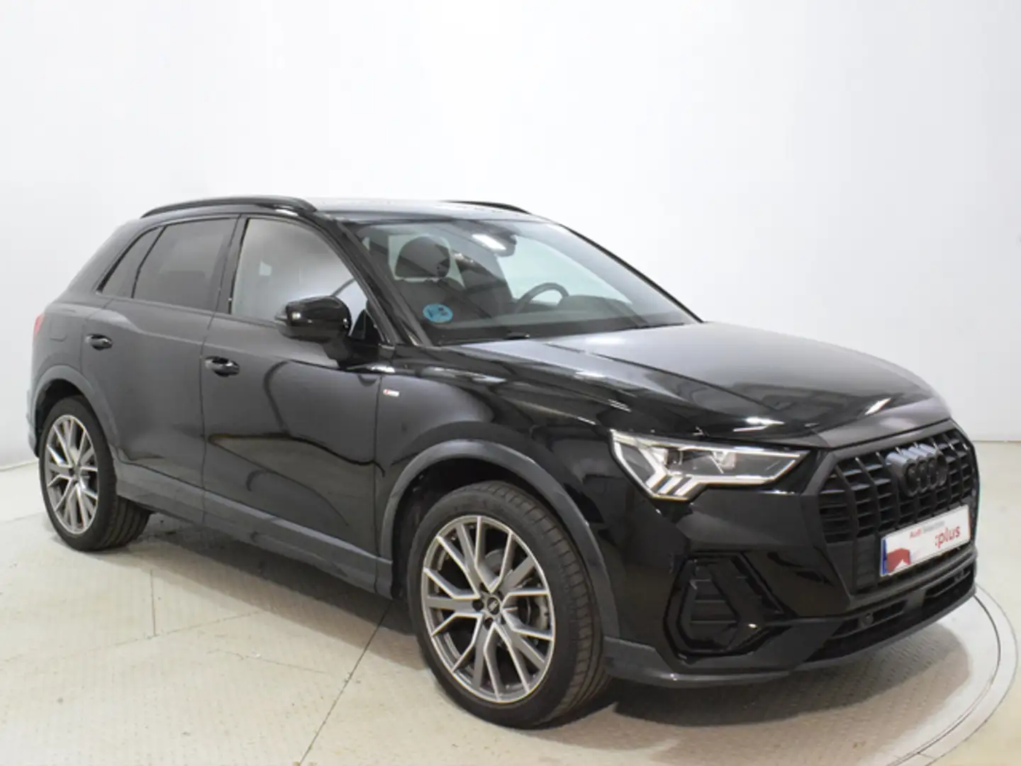 Audi Q3 35 TDI S line S tronic 110kW Zwart - 1