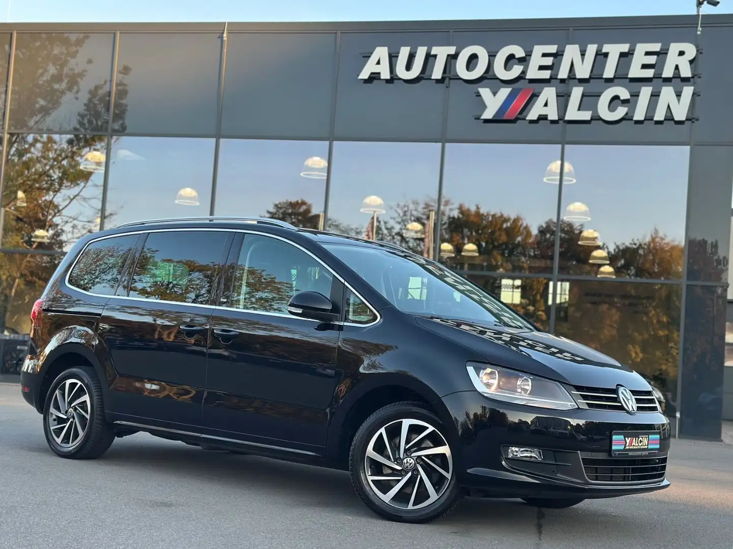 Volkswagen Sharan 2.0 TDI SCR DSG BMT SOUND 2.H/NAV/7-SITZE Schwarz - 1