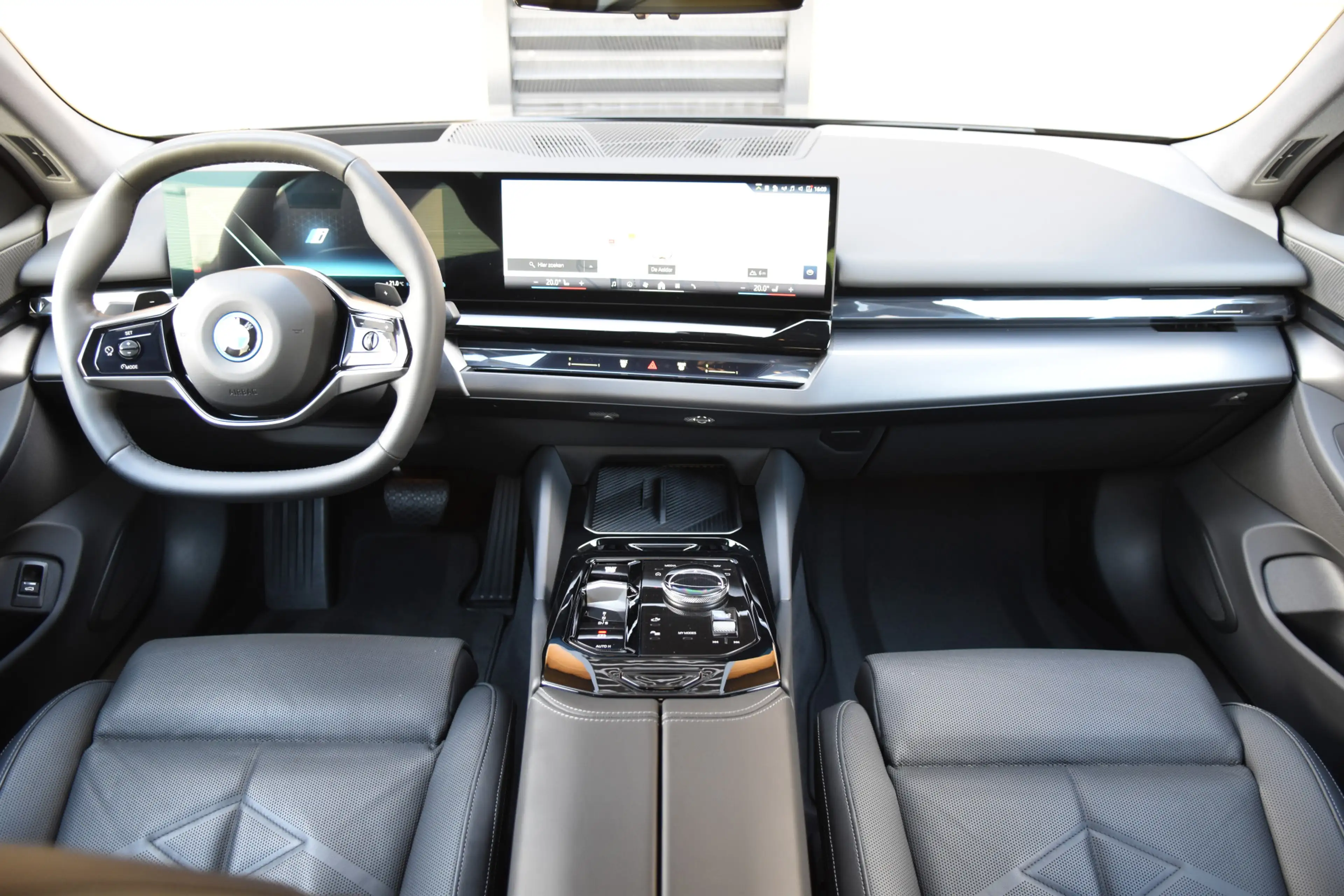 BMW 550 5-serie 550e xDrive * Harman/Kardon * Trekhaak * S — photo 3