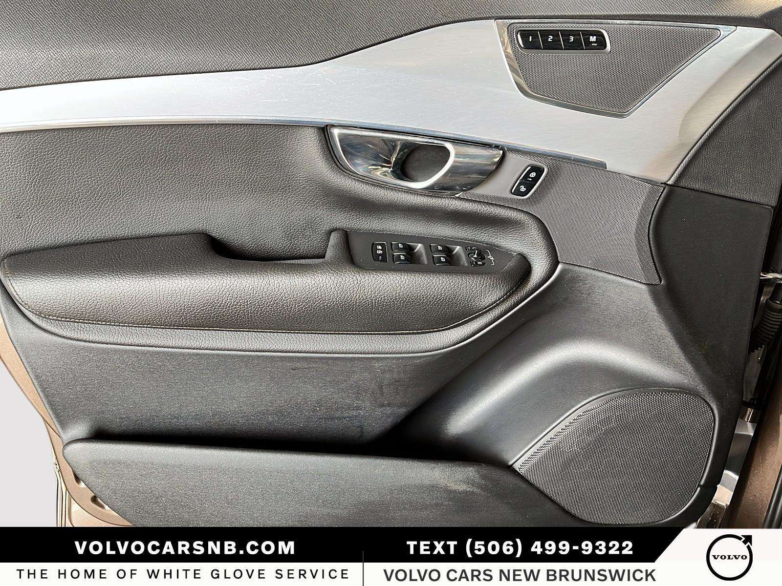 2017 Volvo XC90 T5 Momentum | Leather Seats | Moonroof thumb 12