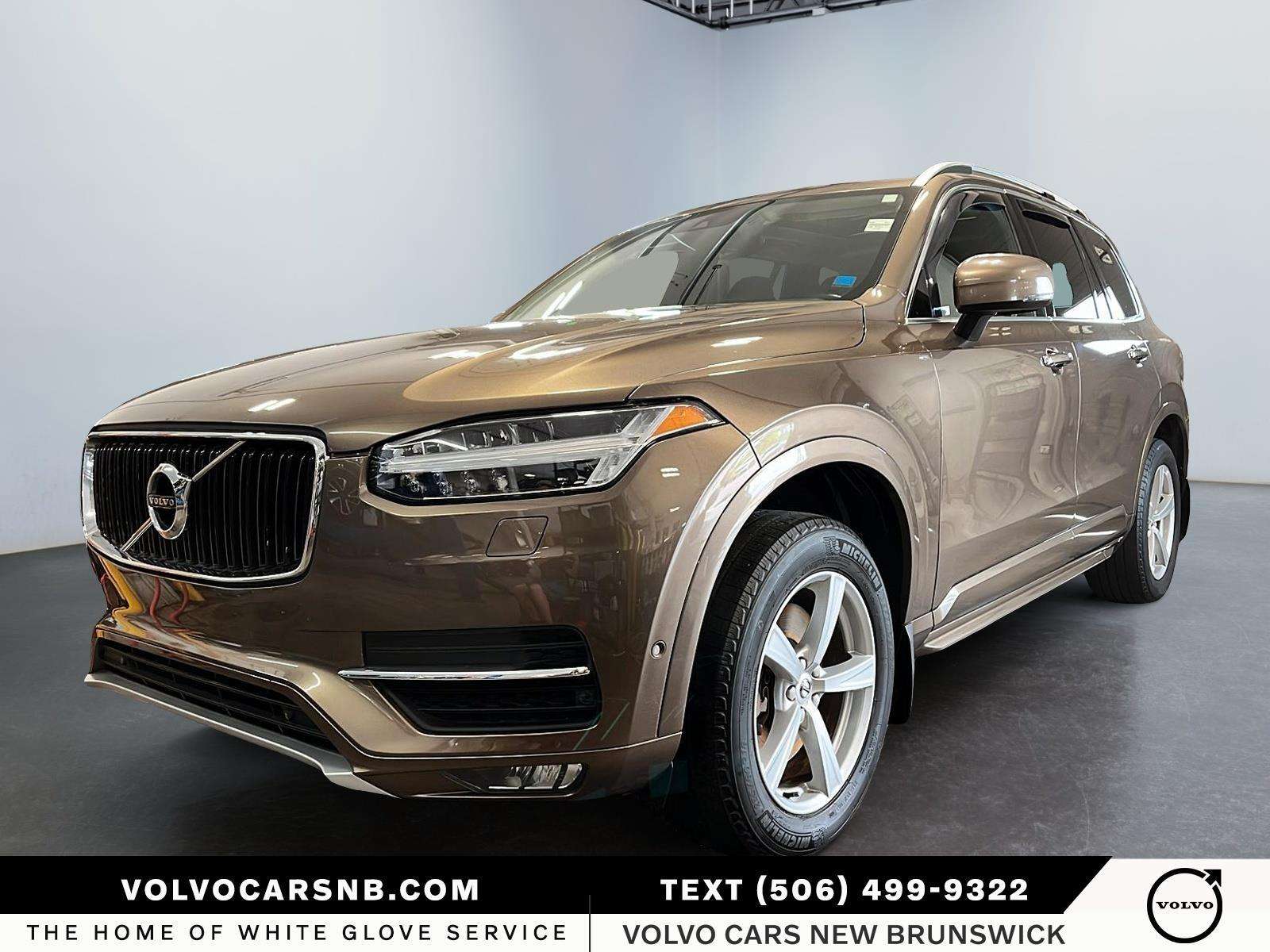 2017 Volvo XC90 T5 Momentum | Leather Seats | Moonroof