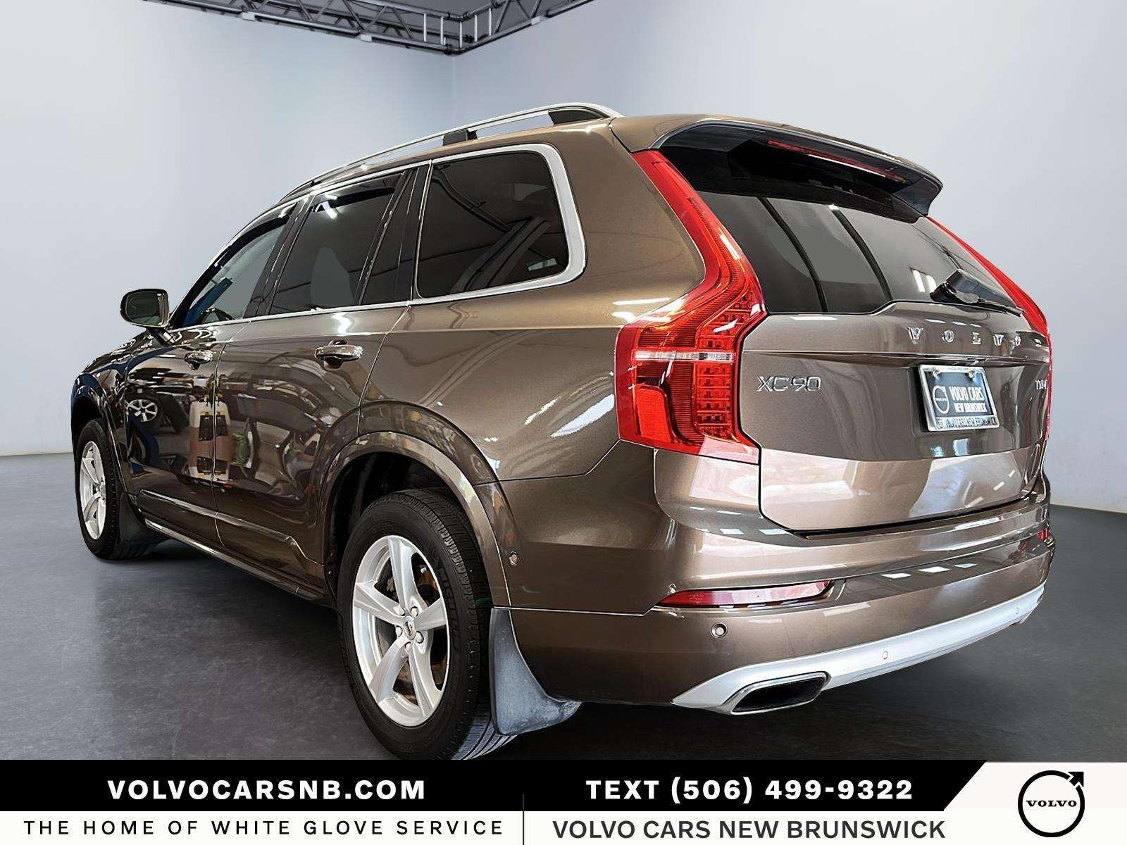 2017 Volvo XC90 T5 Momentum | Leather Seats | Moonroof alt 4