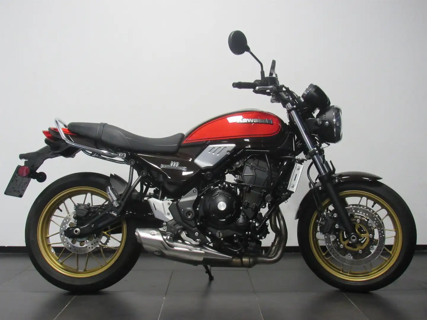 Kawasaki Z 650 RS Hnědá - 1