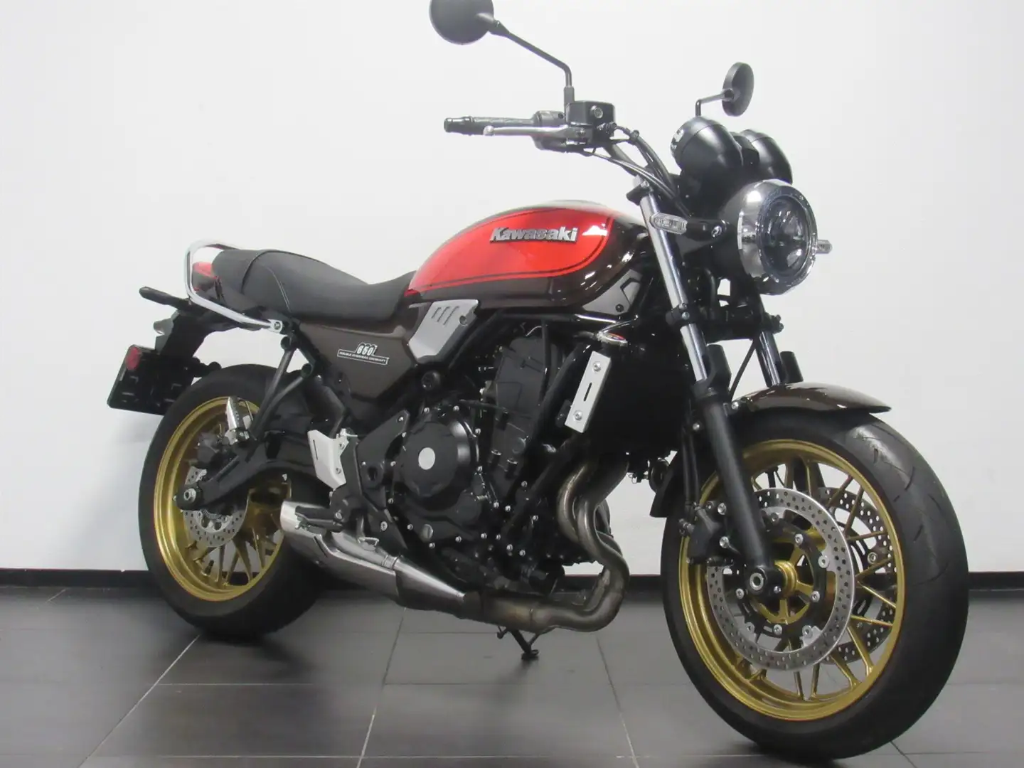 Kawasaki Z 650 RS Hnědá - 2