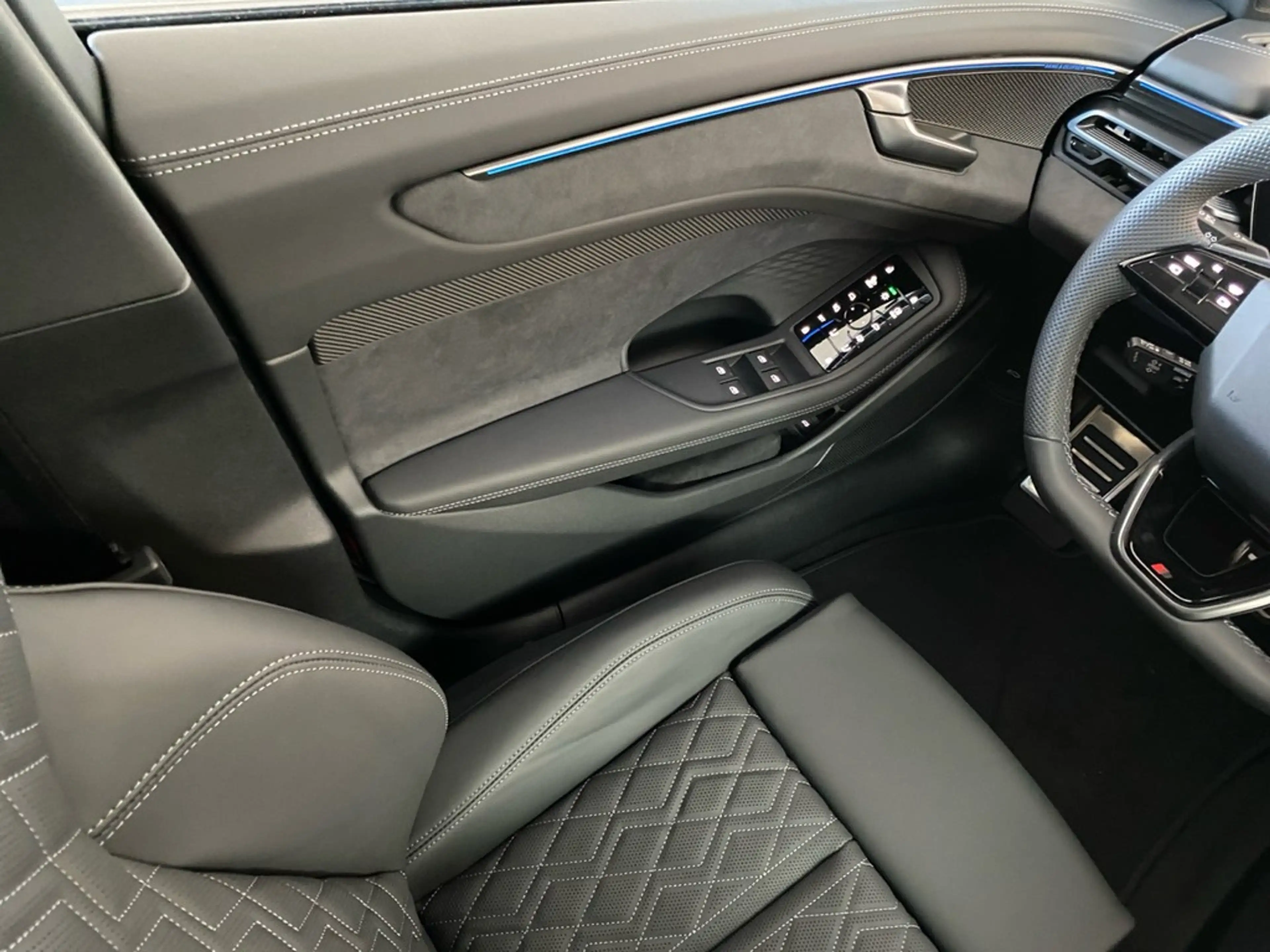 Audi A6 allroad TDI quattro PANO+HUD+AHK+360°+ACC+PRO+PROMO — photo 12