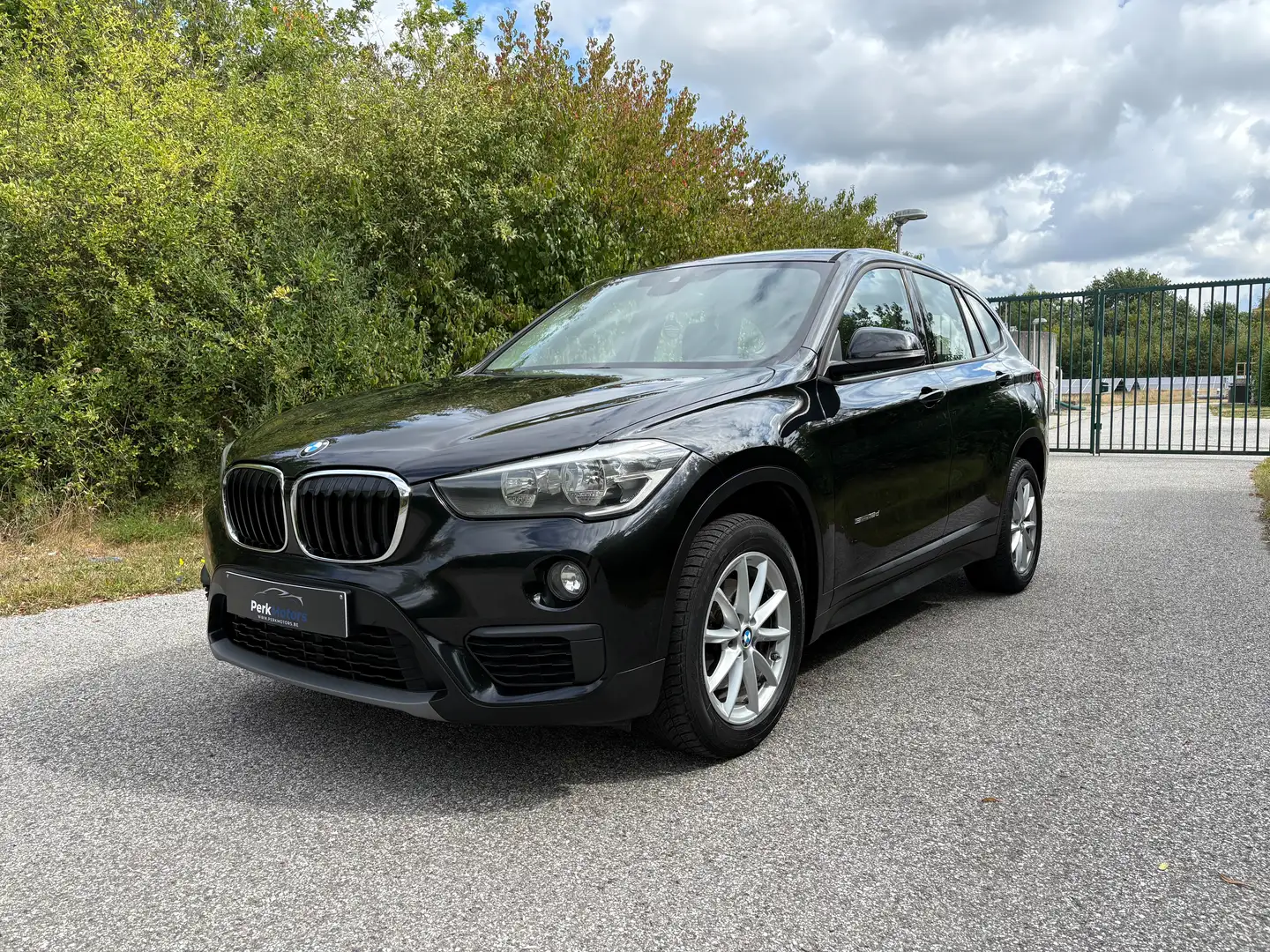 BMW X1 sDrive18d Aut. 2.0 - Garantie*Cruise*Navi*PDC Noir - 1