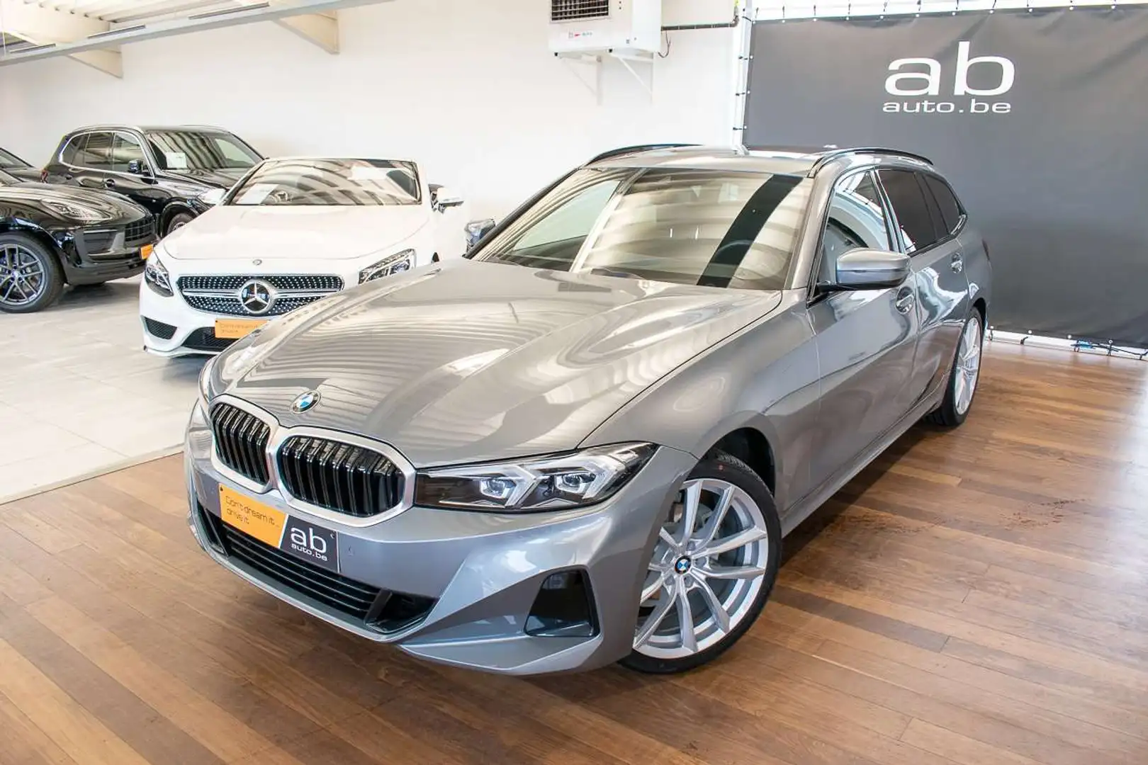 BMW 318 IA TOURING, FACELIFT, PANO, APPLE/ANDROID, LEDER Gris - 2