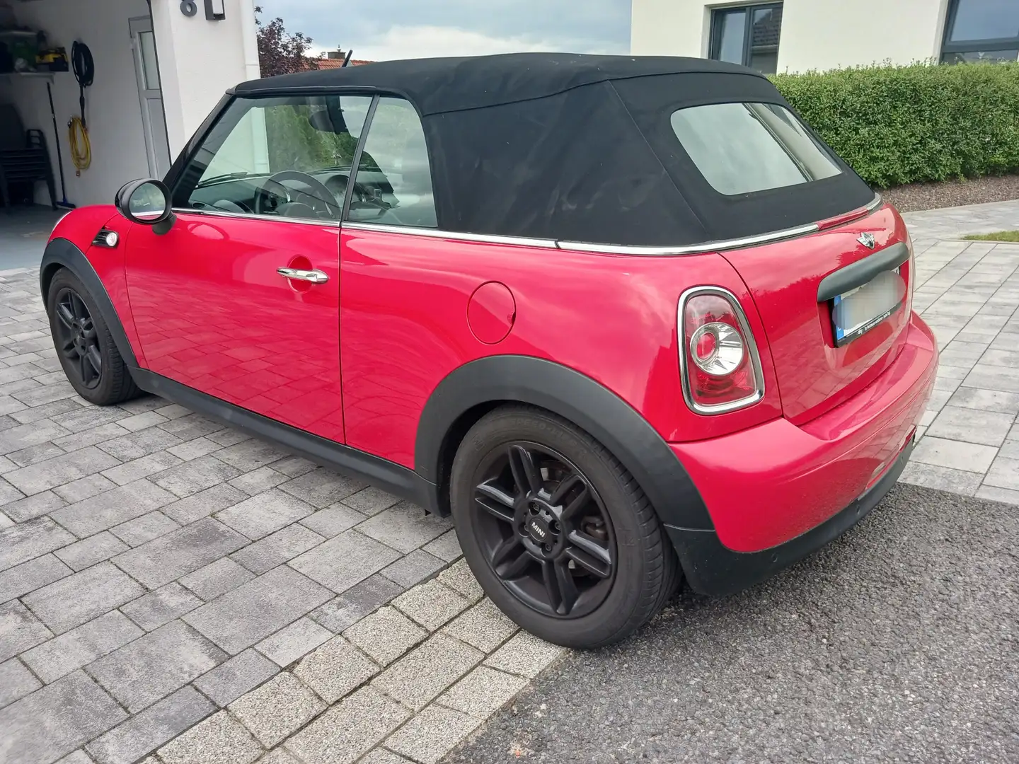 MINI One Cabrio Chilli Red / Sportfederung Rojo - 2