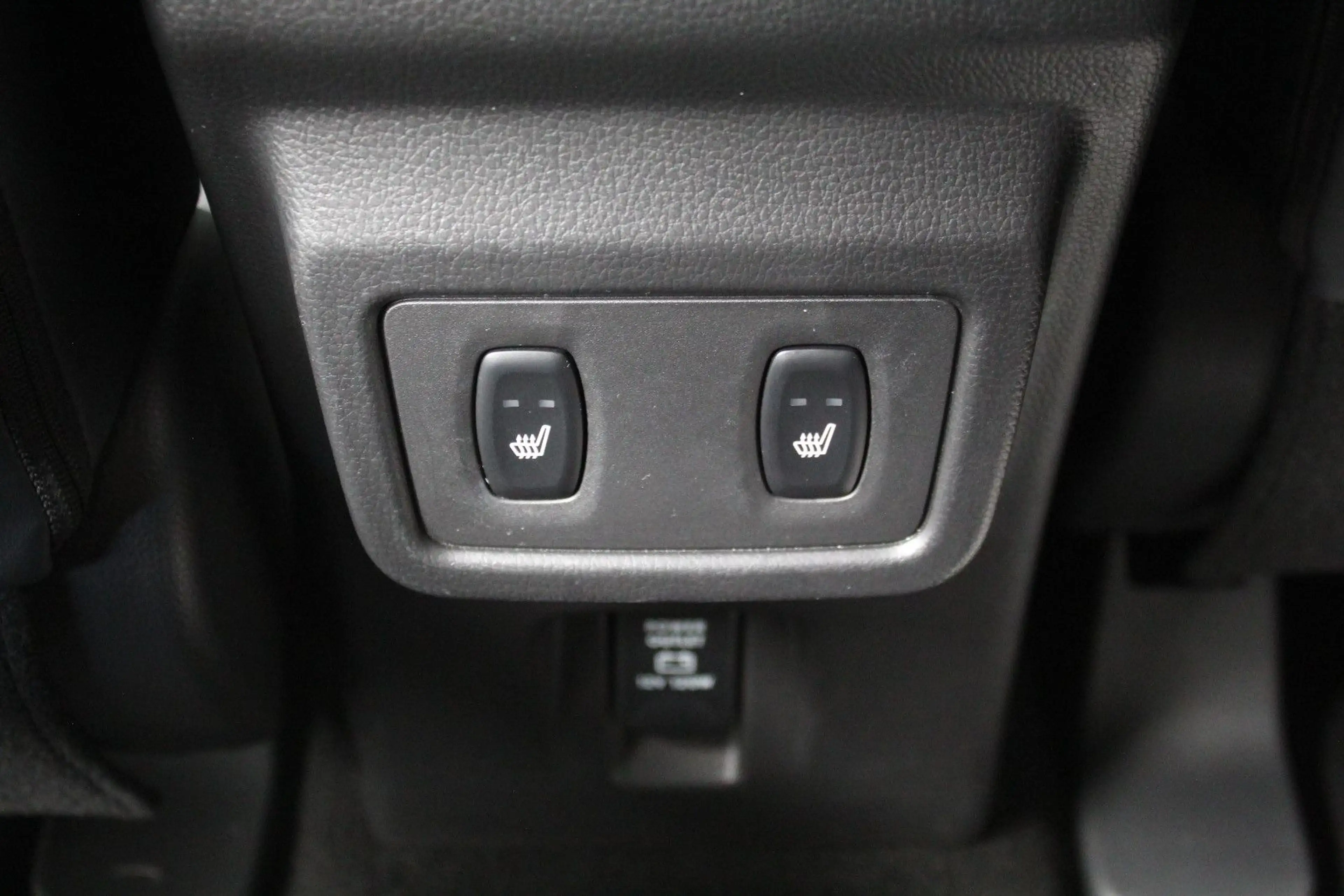 Mitsubishi Eclipse Cross Plug-in Hybrid Select 4WD — photo 17
