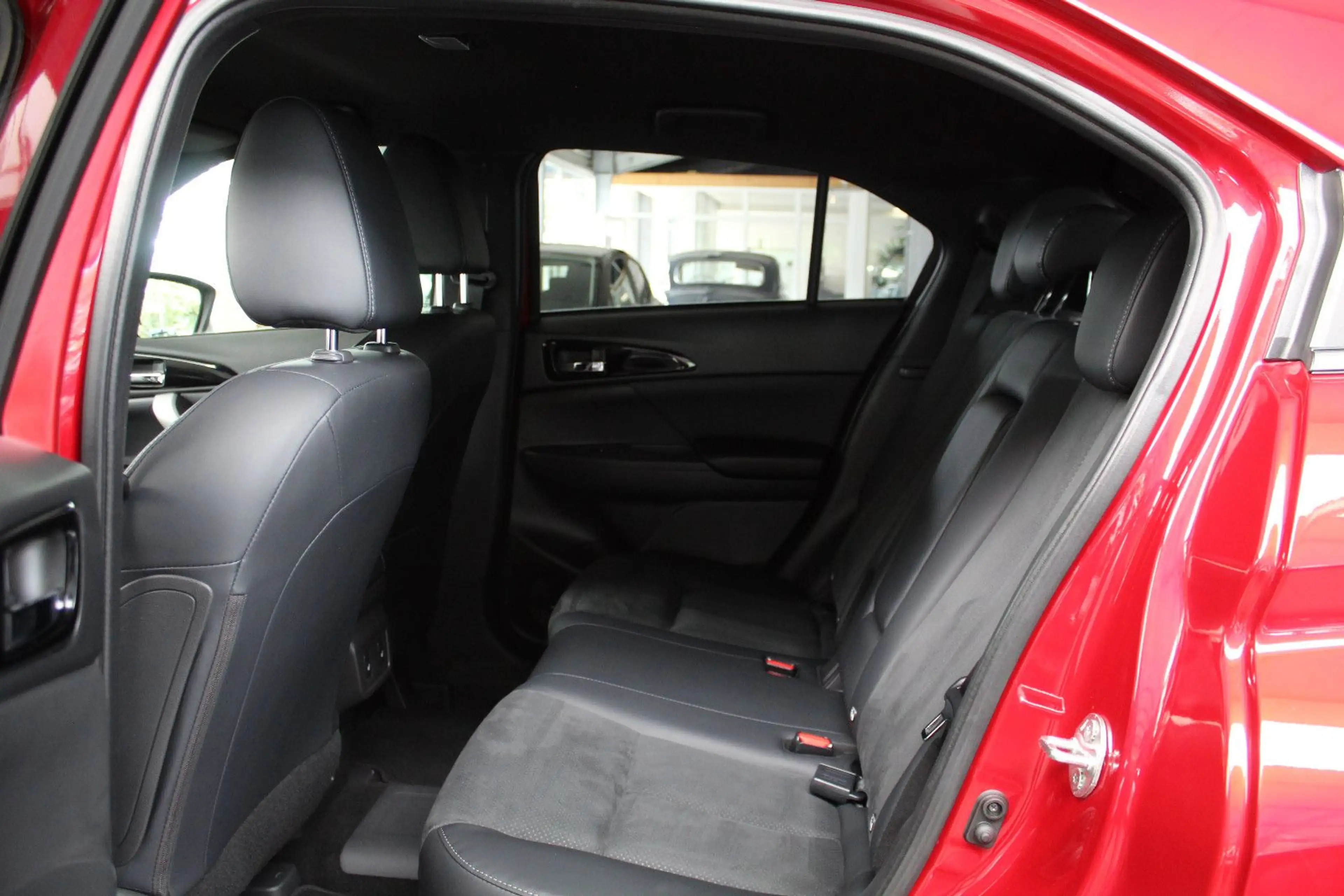 Mitsubishi Eclipse Cross Plug-in Hybrid Select 4WD — photo 16