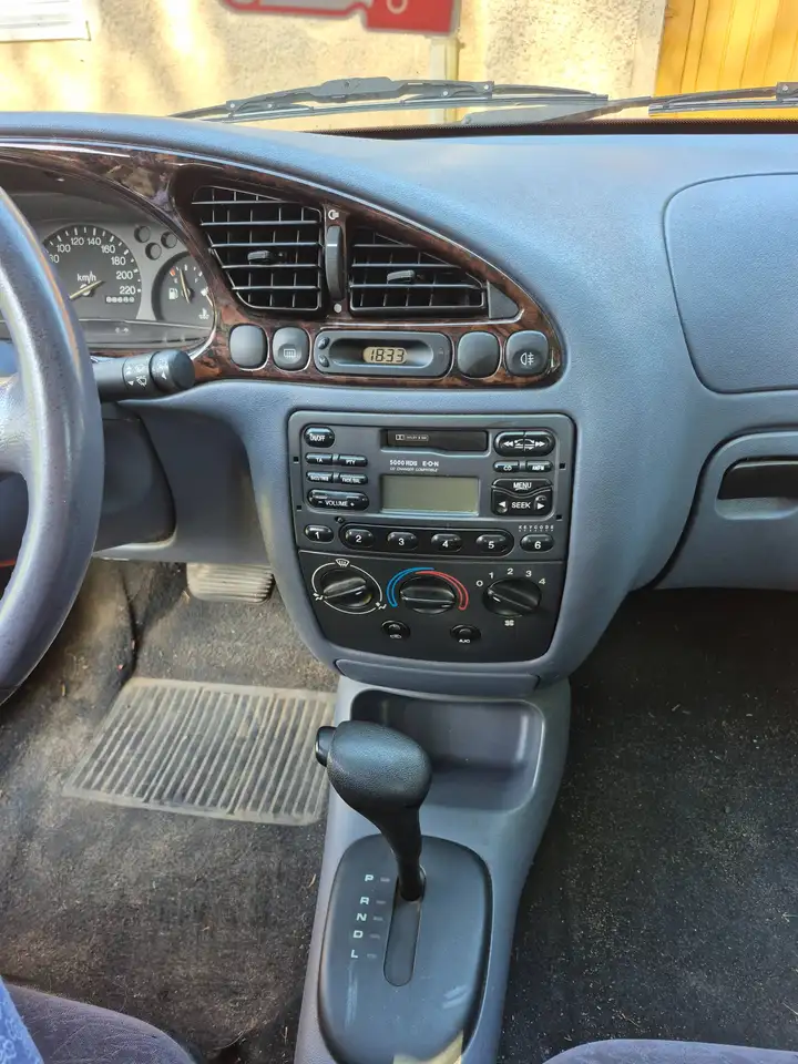 Ford Fiesta Flair, foto 5