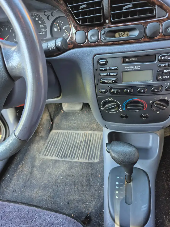 Ford Fiesta Flair, foto 10