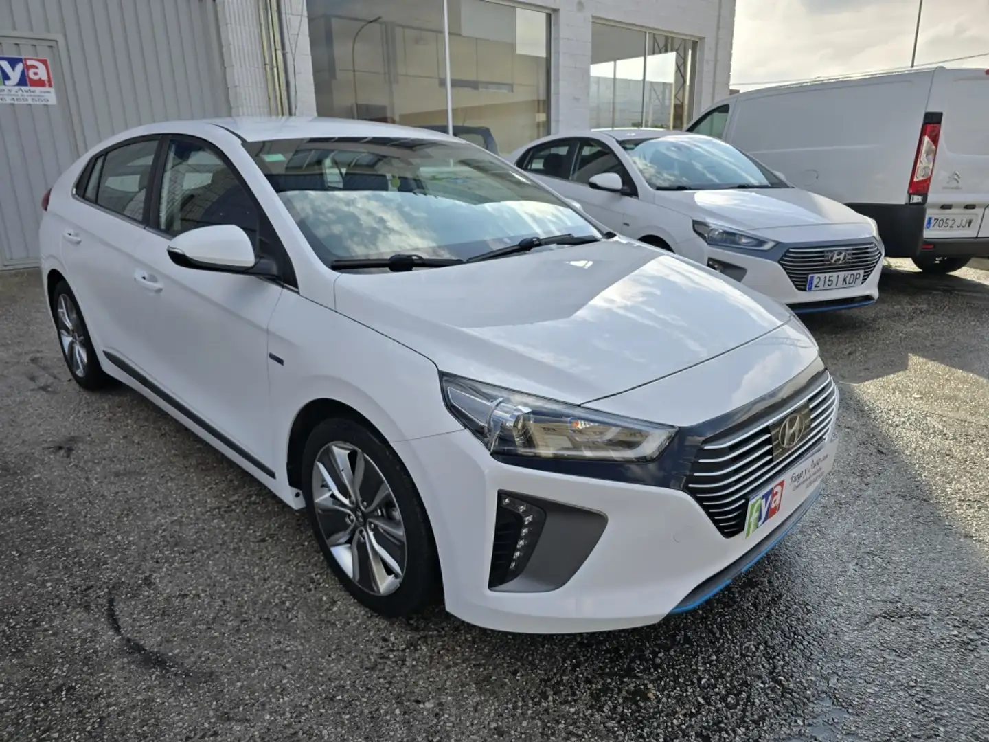 Hyundai IONIQ HEV 1.6 GDI Tecno Blanco - 1