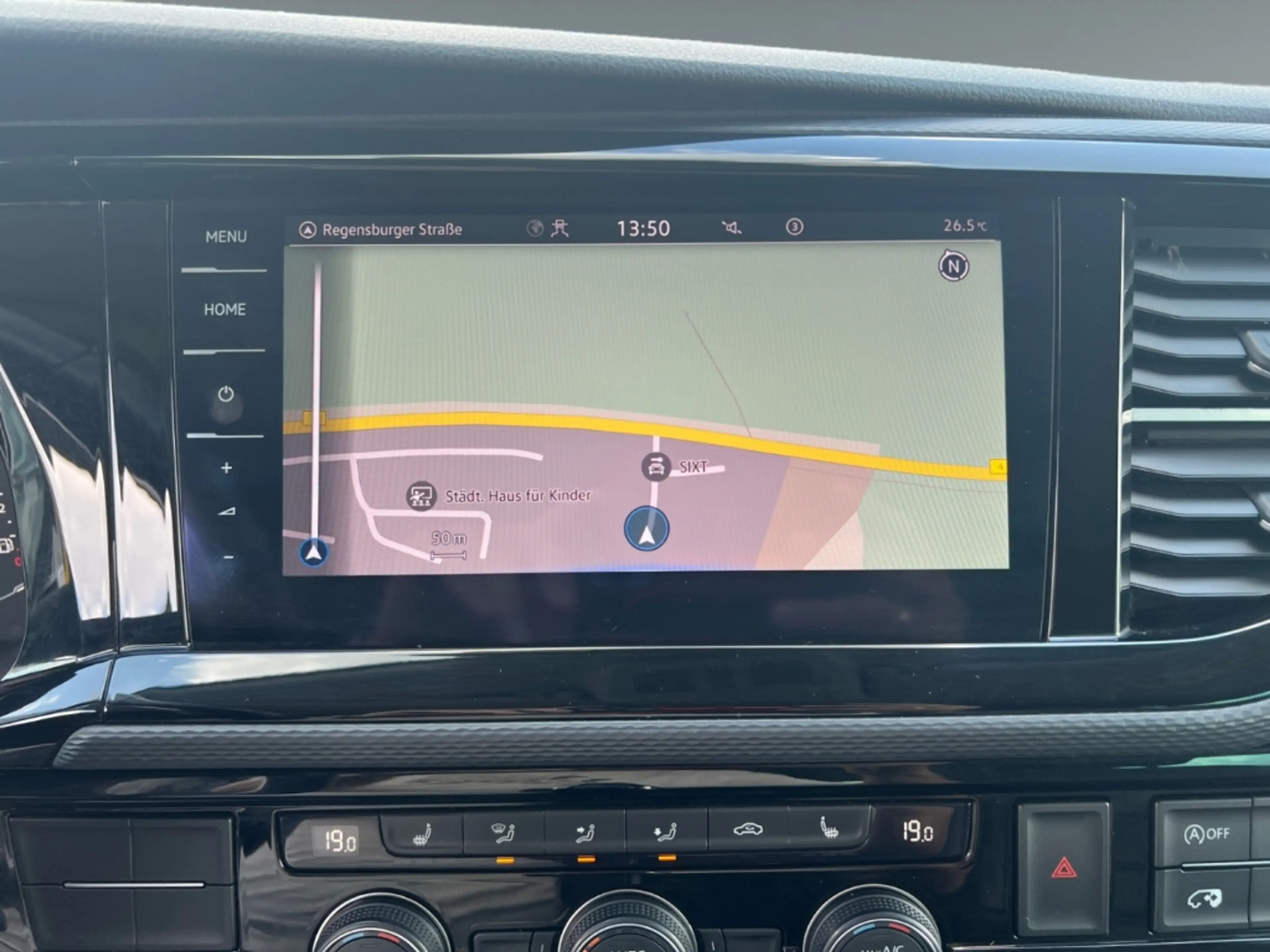 Volkswagen T6.1 Multivan Generation Six 4MOTION StandHZG Navi Leder — photo 13