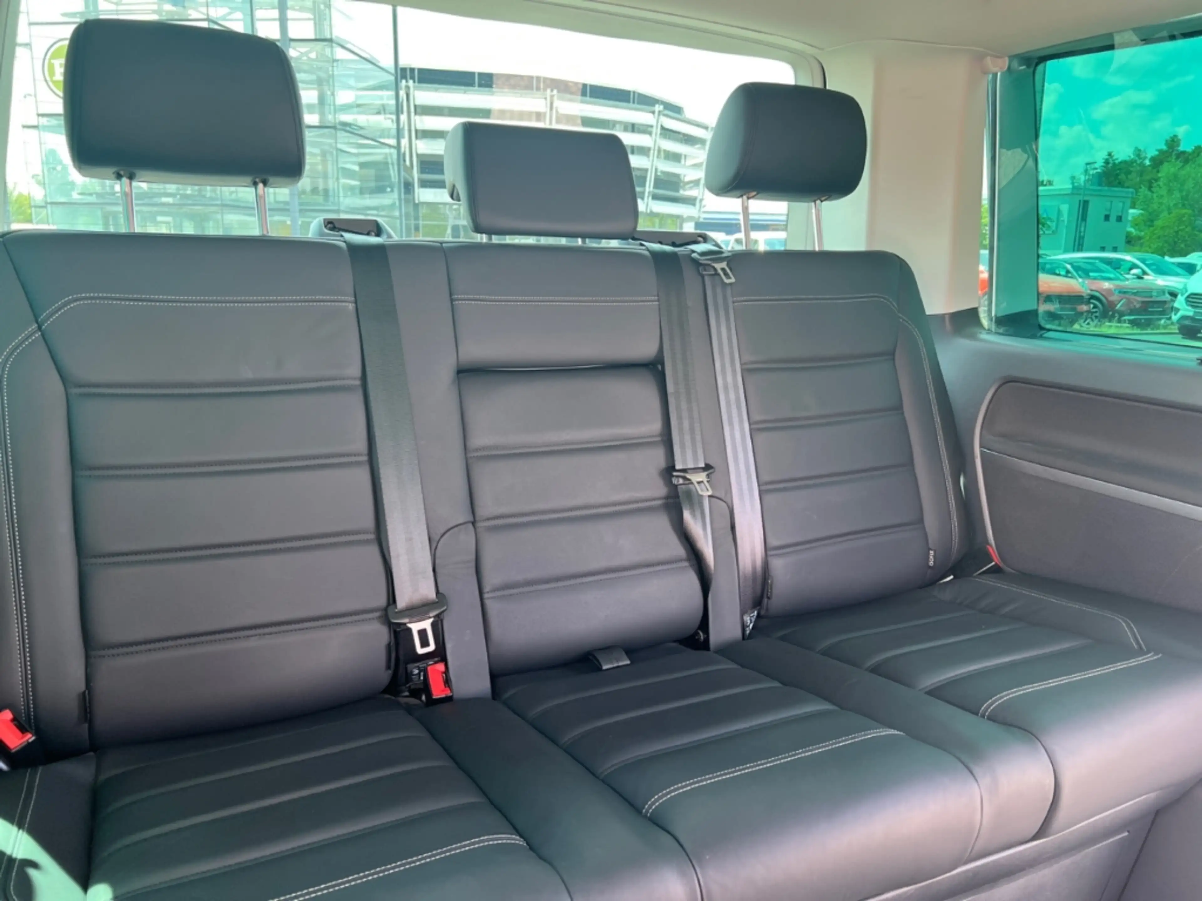 Volkswagen T6.1 Multivan Generation Six 4MOTION StandHZG Navi Leder — photo 11