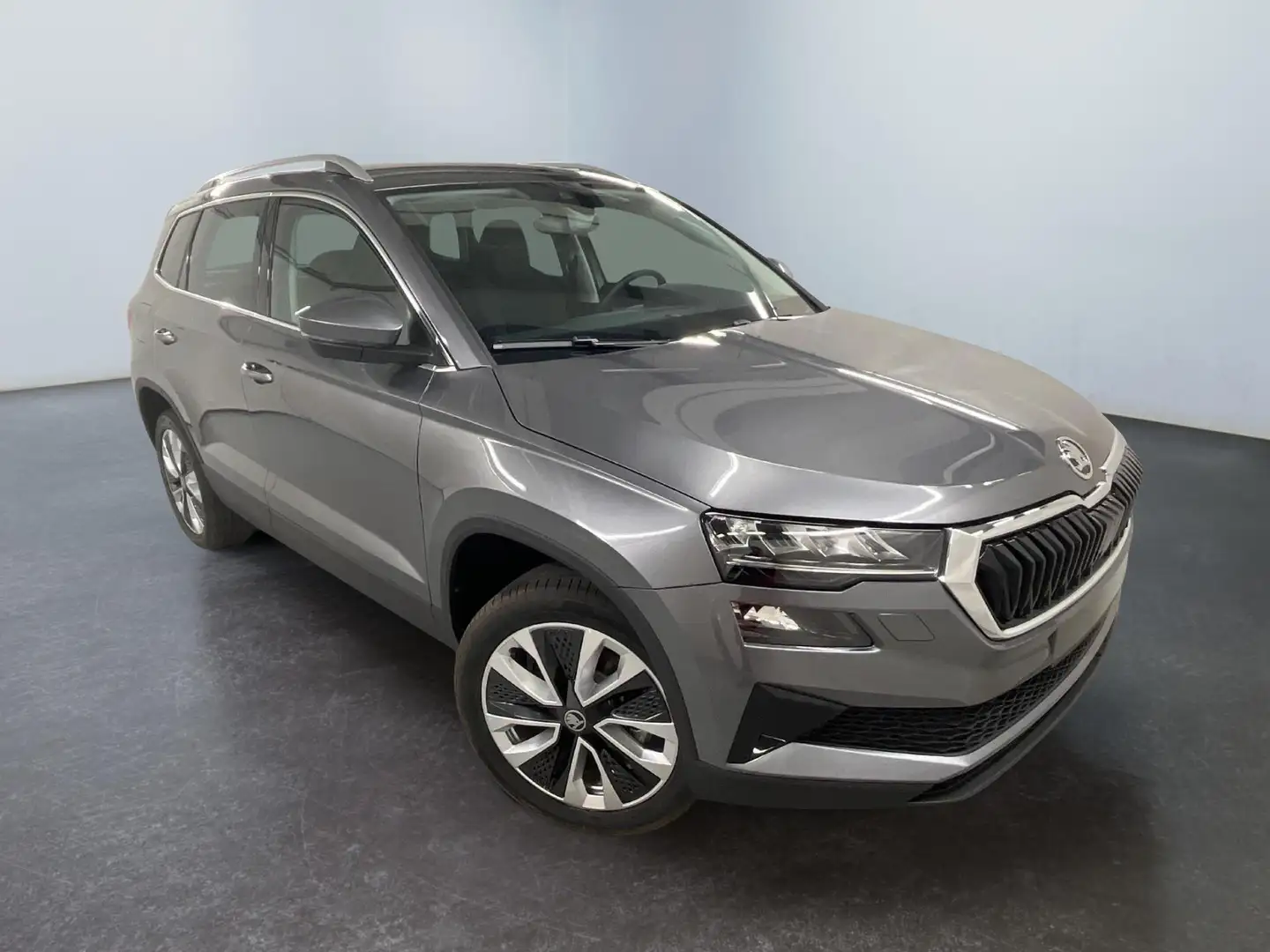 Skoda Karoq Selection 1.5 TSI 150PS/110kW DSG 2026 | +Trave... Grau - 1