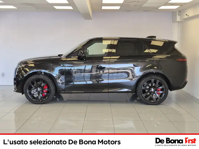 Land Rover Range Rover Sport view 3