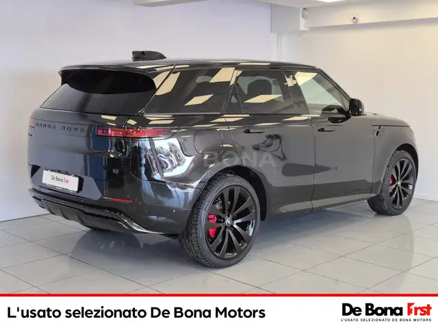 Land Rover Range Rover Sport view 4