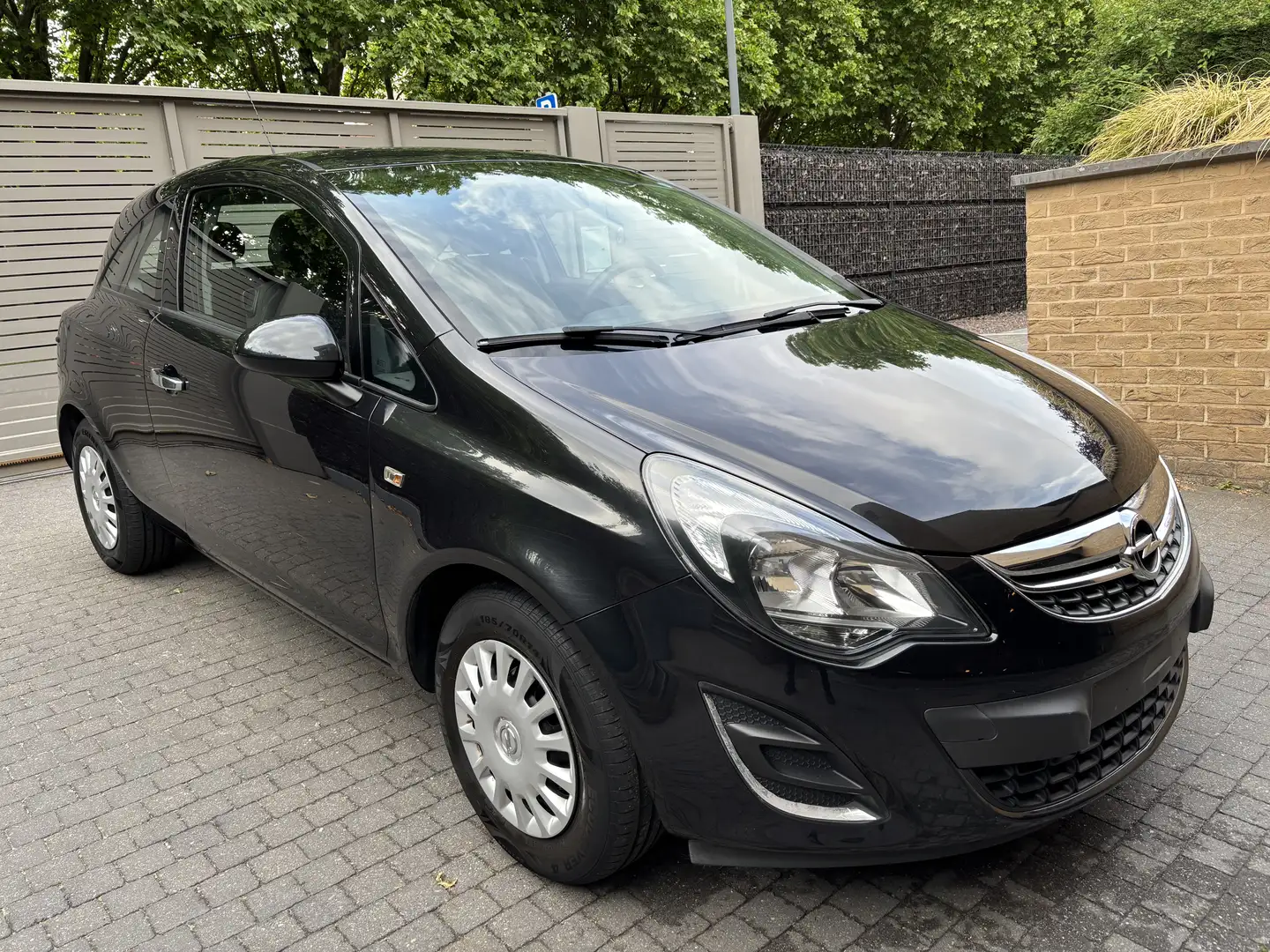 Opel Corsa 1.0i 78000 kmCARNET D’ENTRETIEN…. Zwart - 2