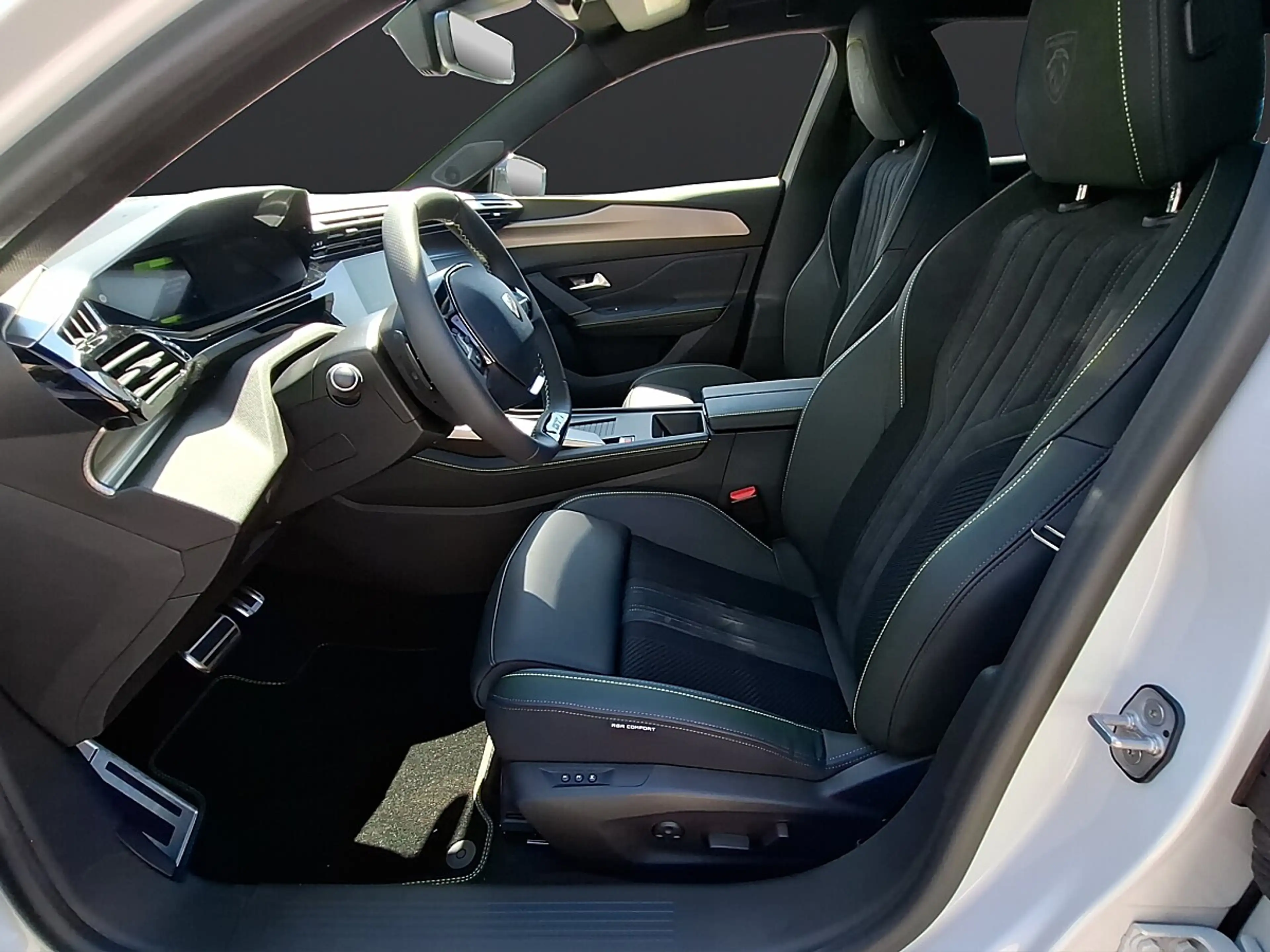 Peugeot 308 SW Hybrid 145 e-DSC6 GT Exclusive — photo 9