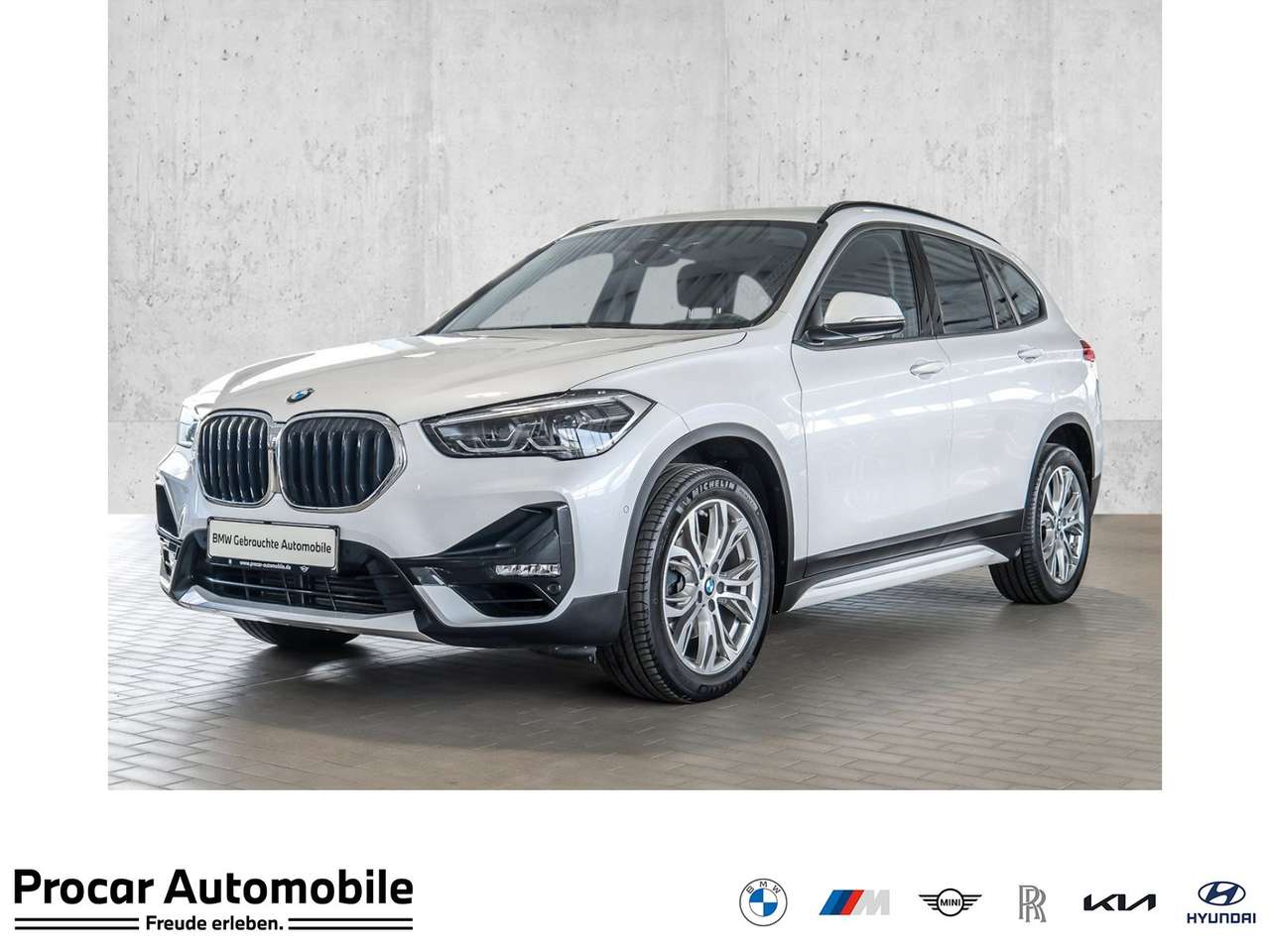 BMW X1 2020 — sDrive18i Aut. SportLine Navi AHK PDC SHZ 18"