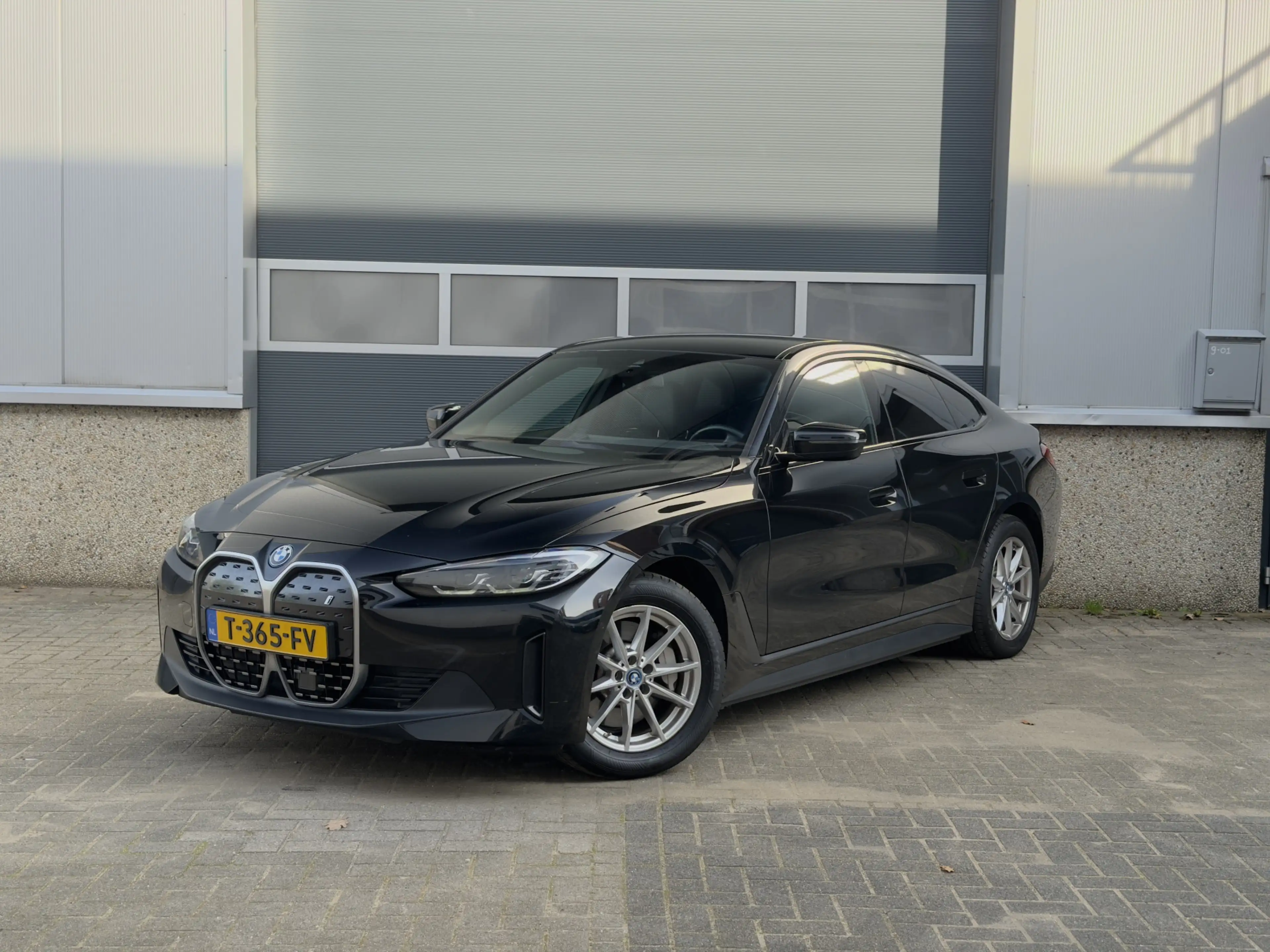 BMW i4 eDrive40 84 kWh Trekhaak, ACC, Zwarte hemel, Elekt — photo 5