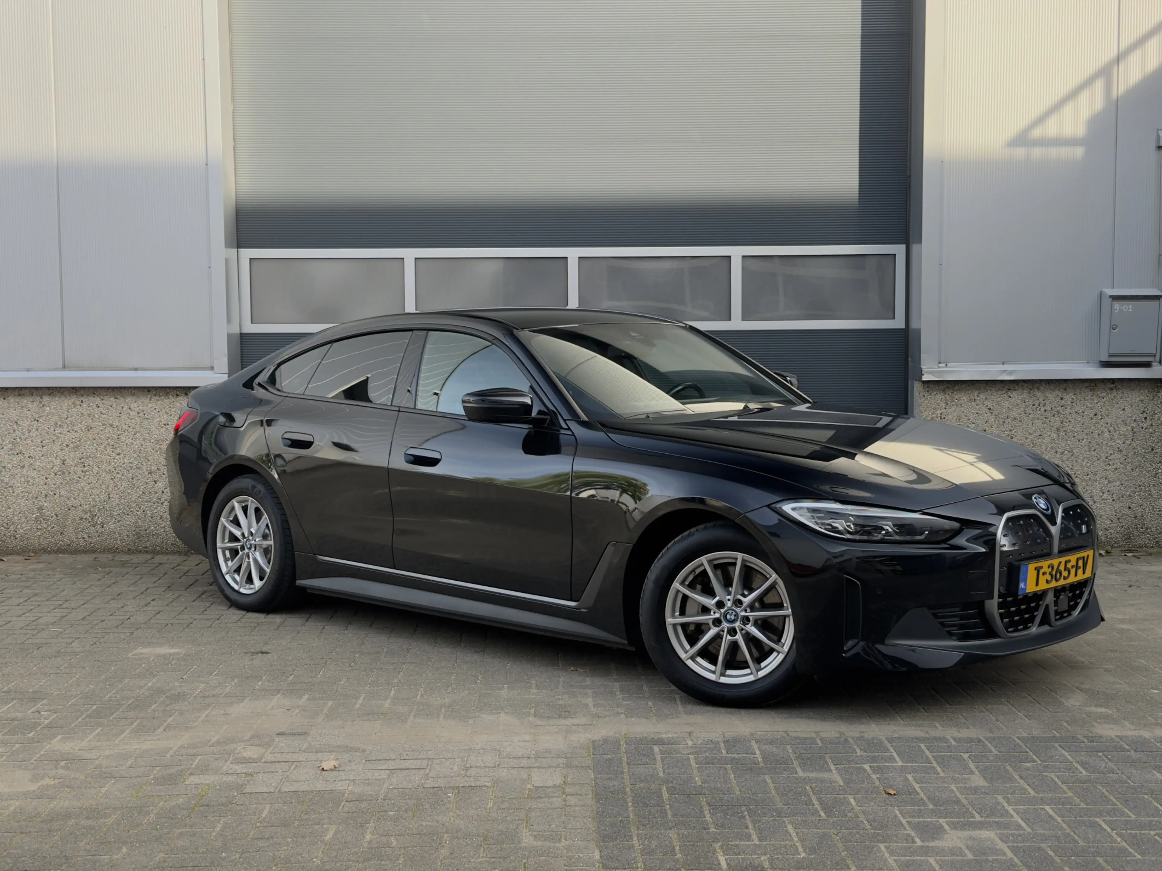 BMW i4 eDrive40 84 kWh Trekhaak, ACC, Zwarte hemel, Elekt