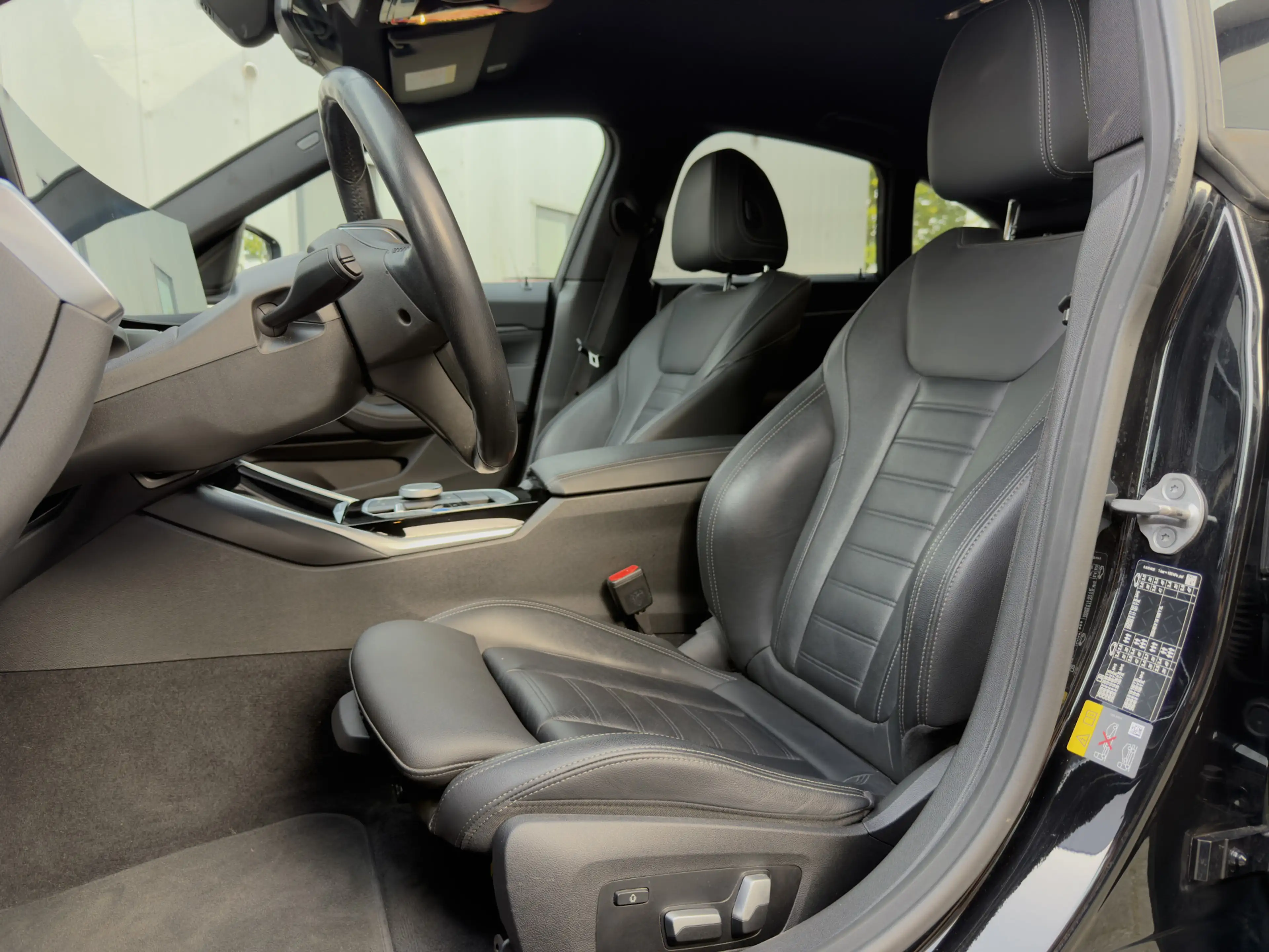 BMW i4 eDrive40 84 kWh Trekhaak, ACC, Zwarte hemel, Elekt — photo 2